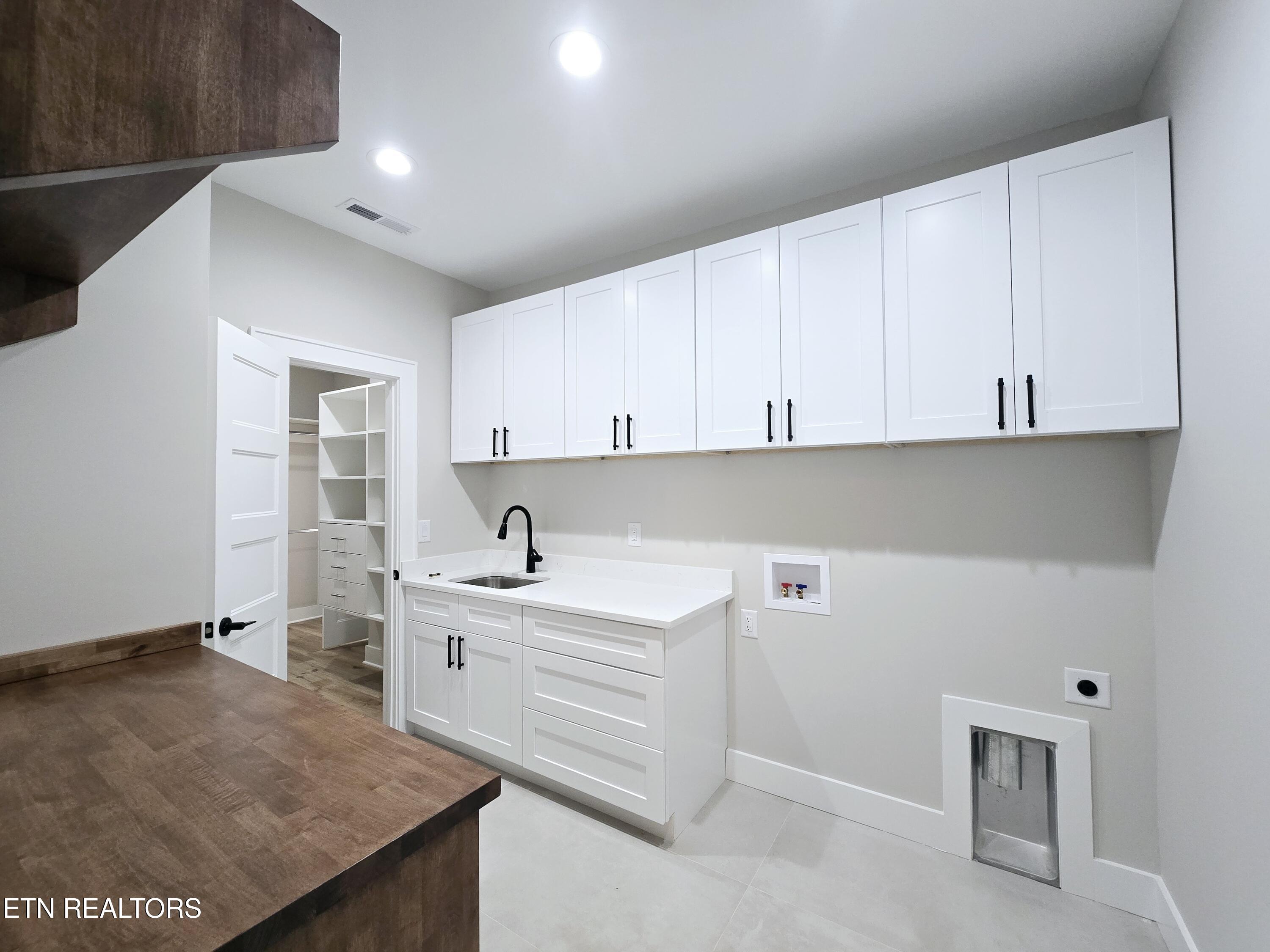 106 Ootsima Way Property Photo 48