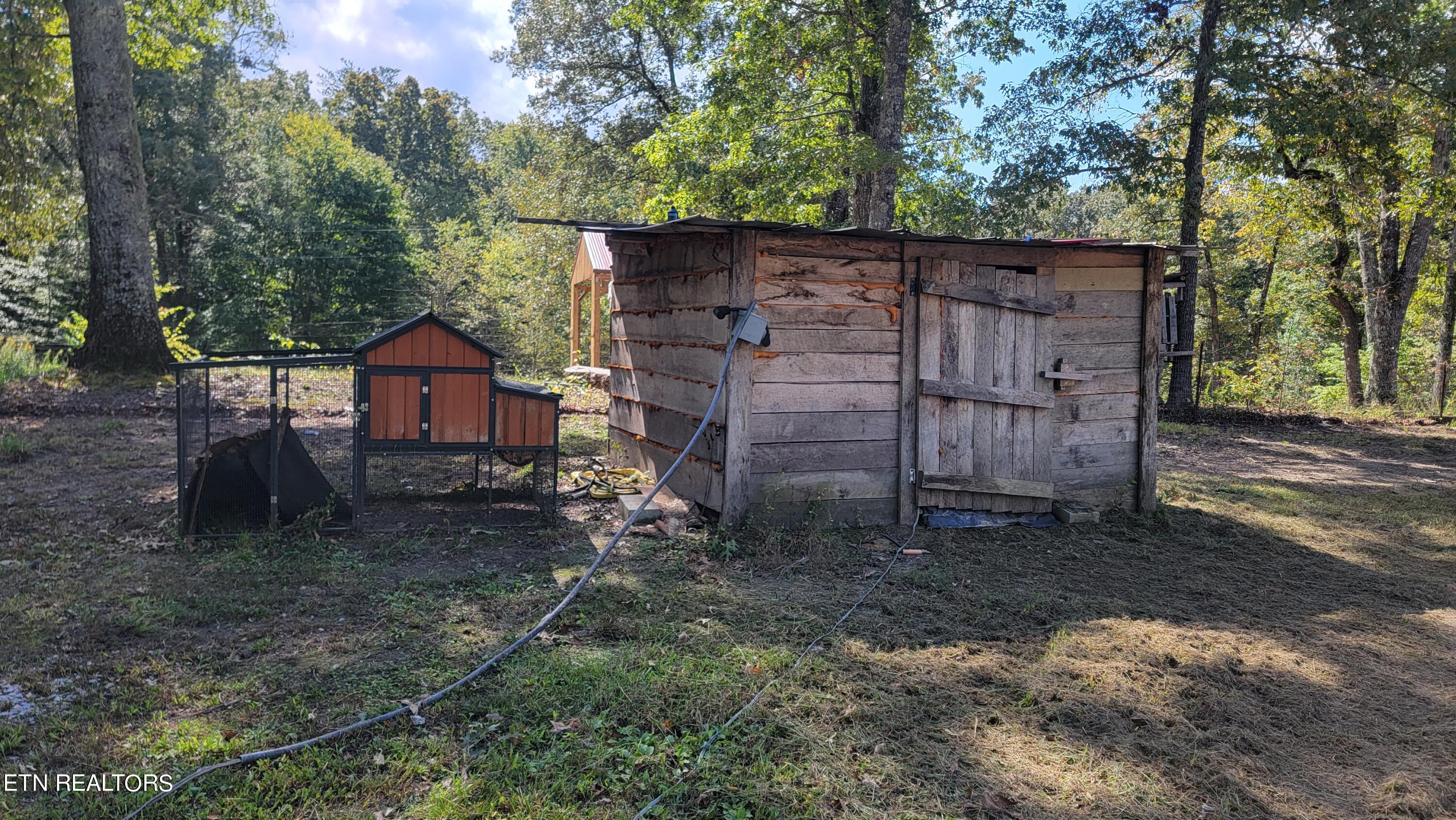 613 John Q Wyatt Rd Property Photo 10
