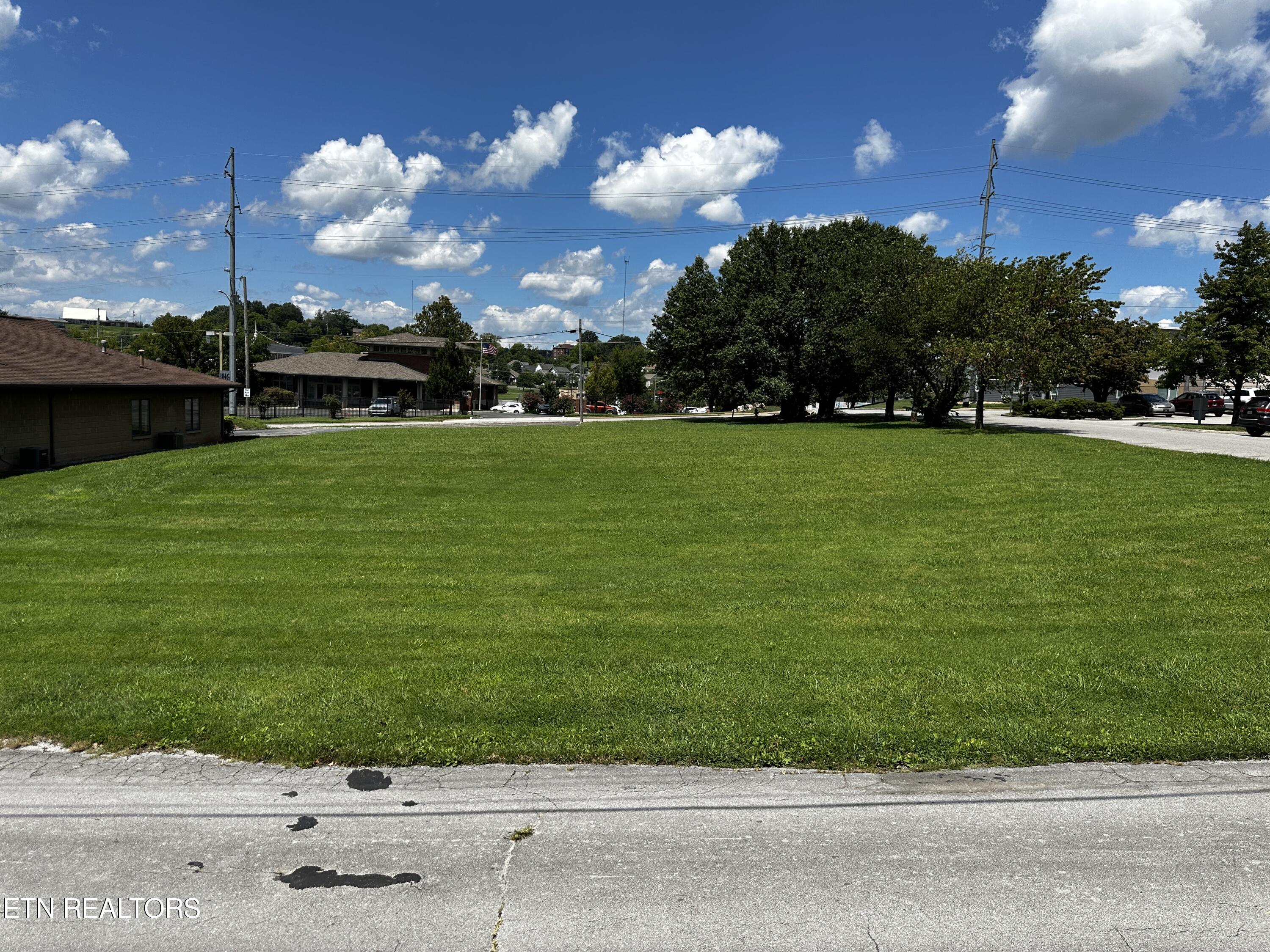 417 Clyde St Property Photo 1