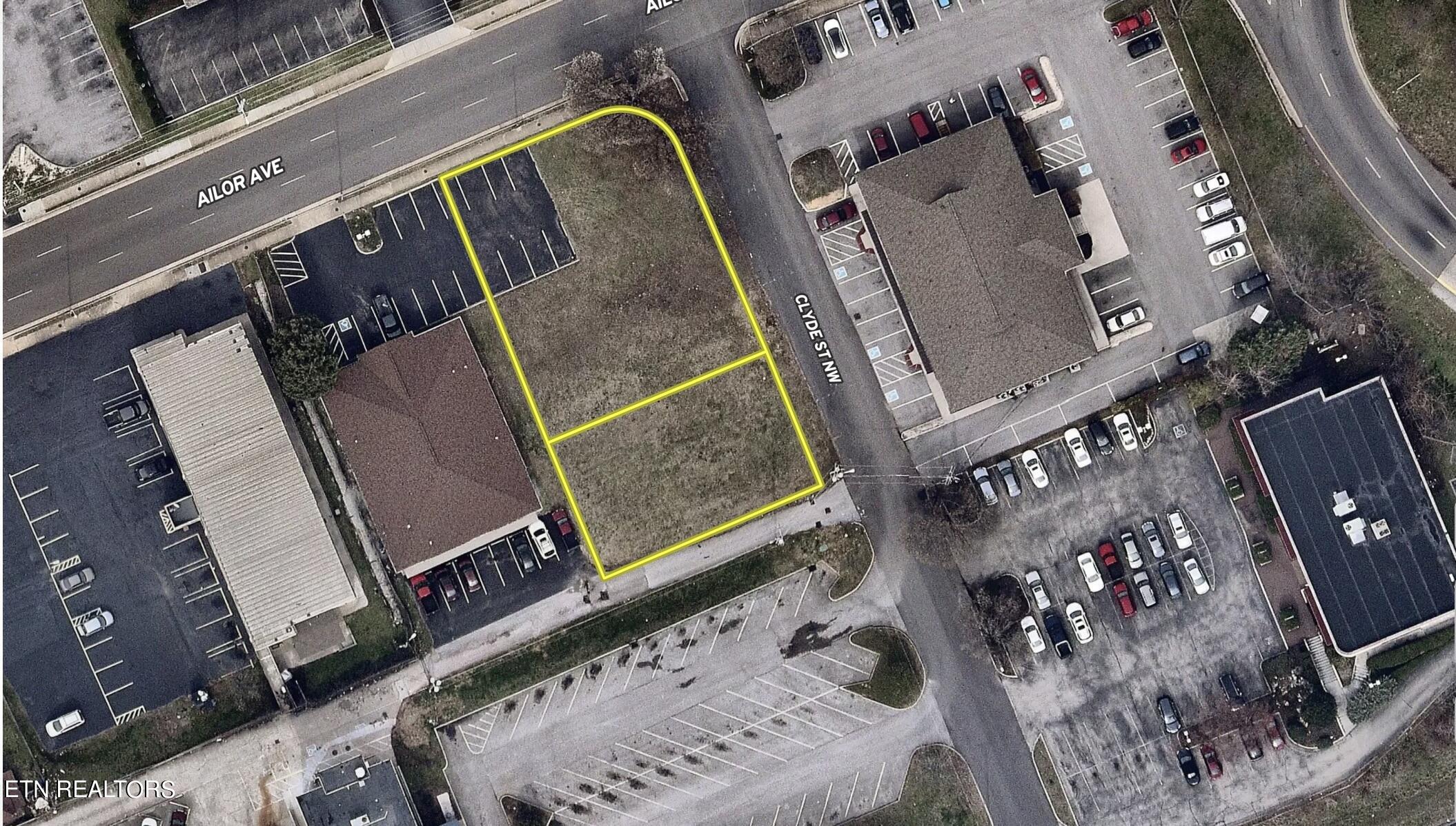 417 Clyde St Property Photo 4