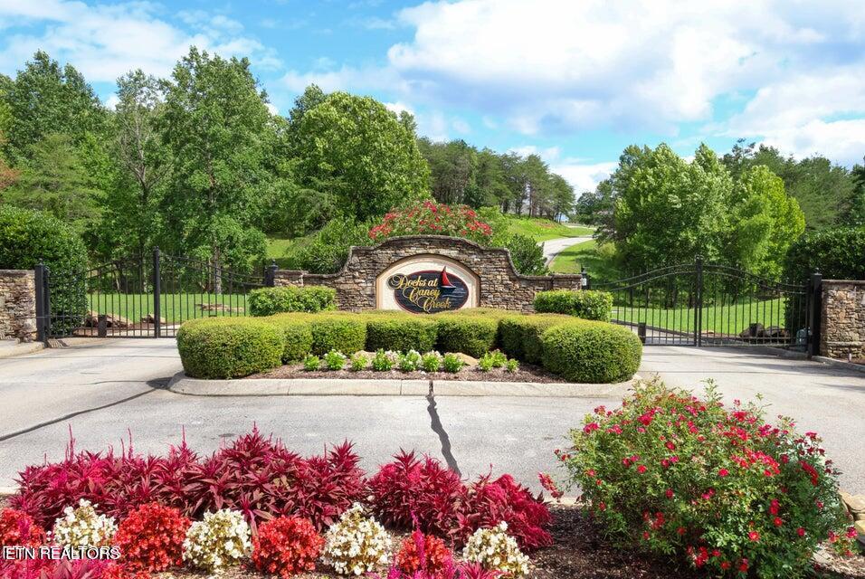 300 Caney View Drive Property Photo 11