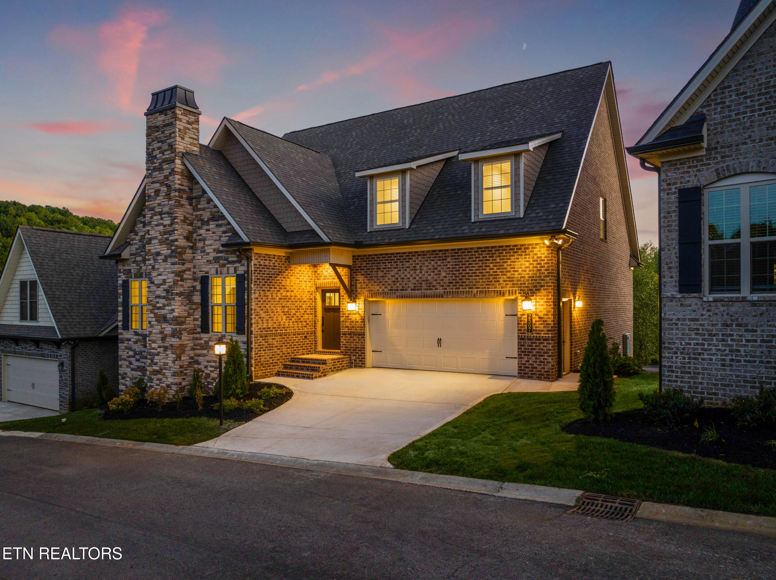 2507 Mishas Meadow Way Way Property Photo 2