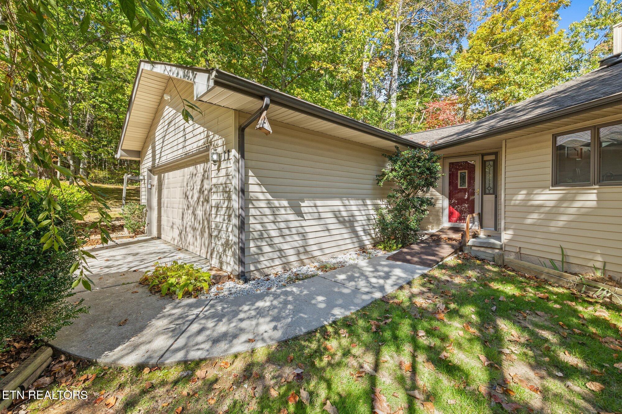 11 Londell Court Property Photo 1