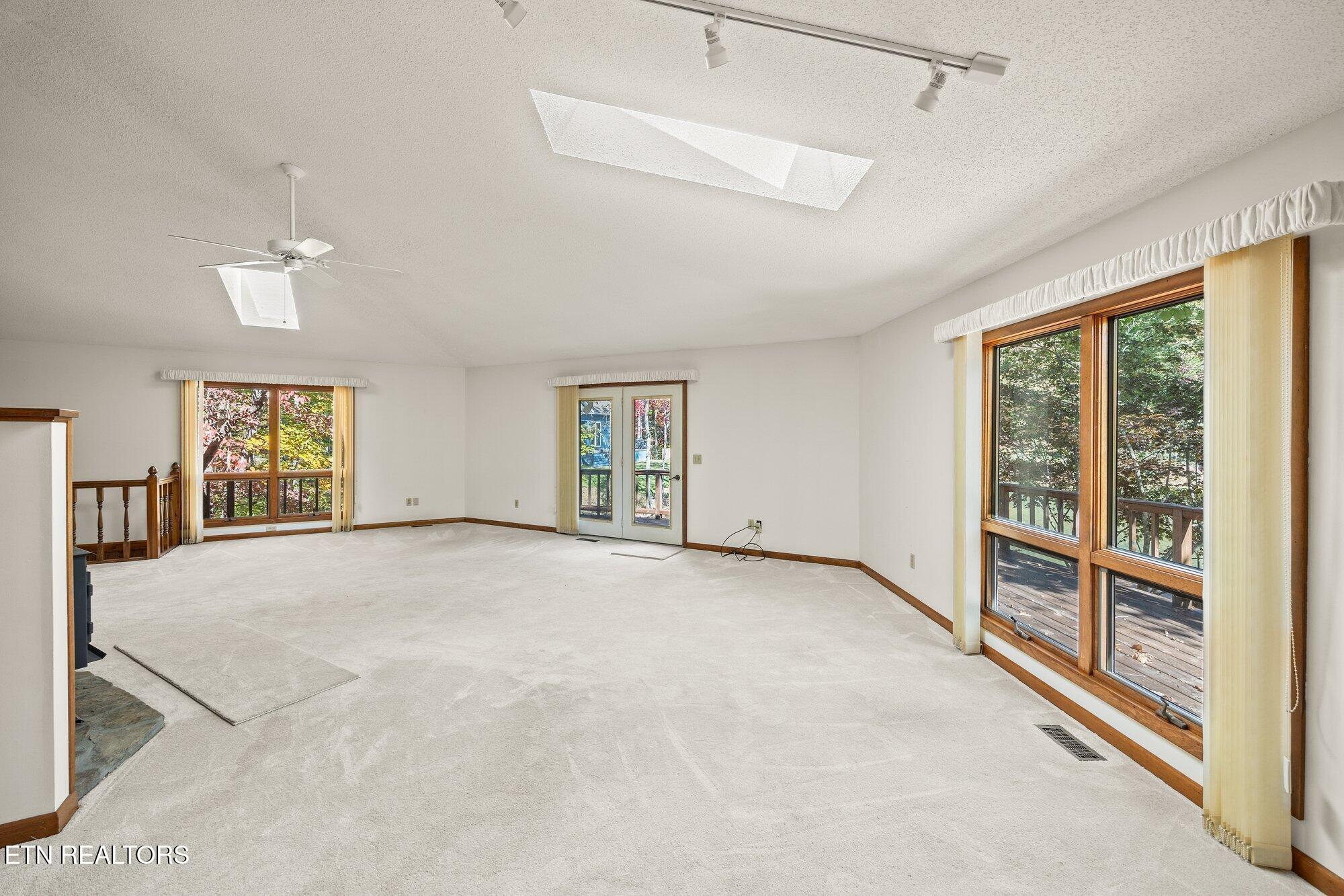 11 Londell Court Property Photo 22