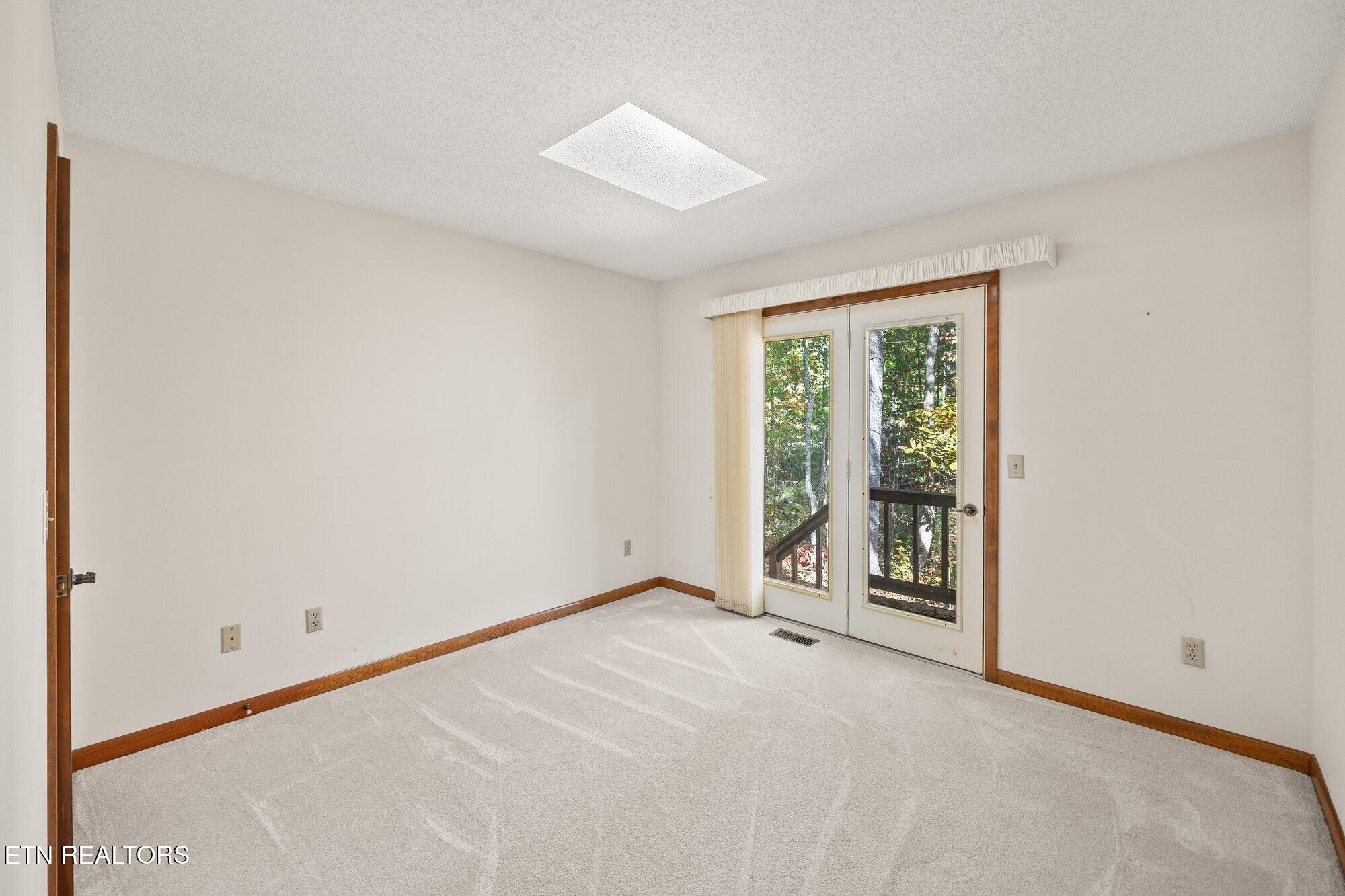 11 Londell Court Property Photo 26