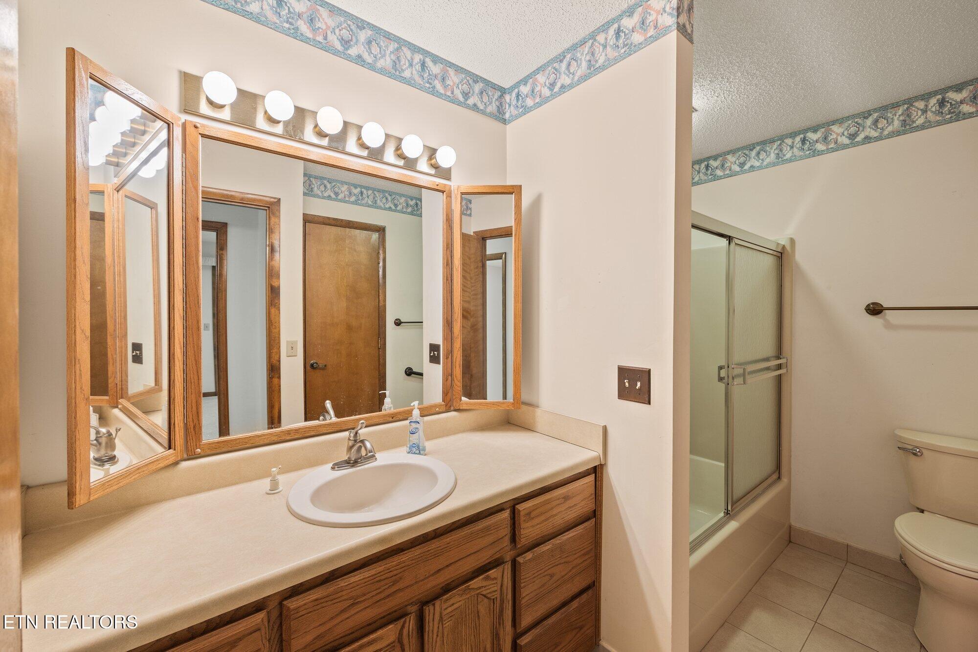 11 Londell Court Property Photo 33