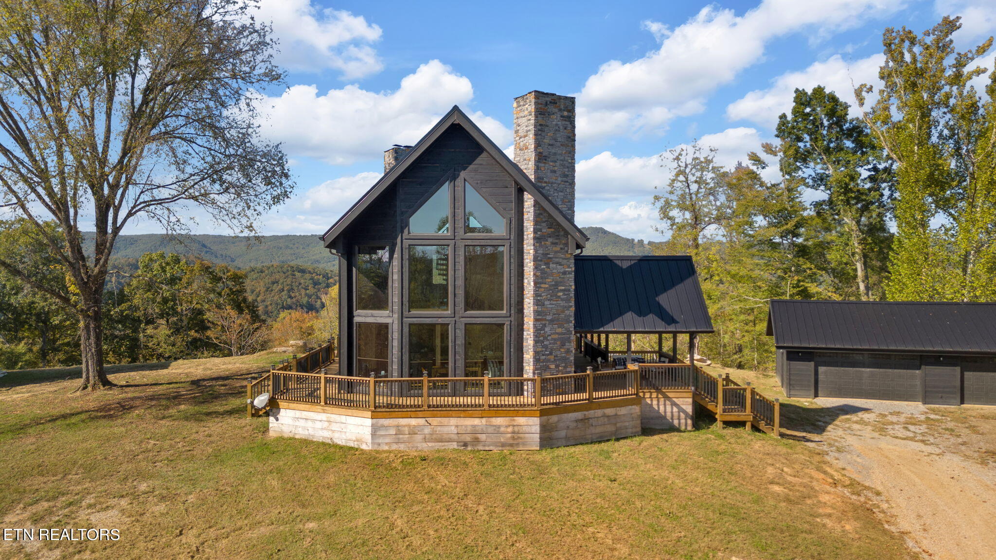 833 Duck Creek Rd Property Photo 5