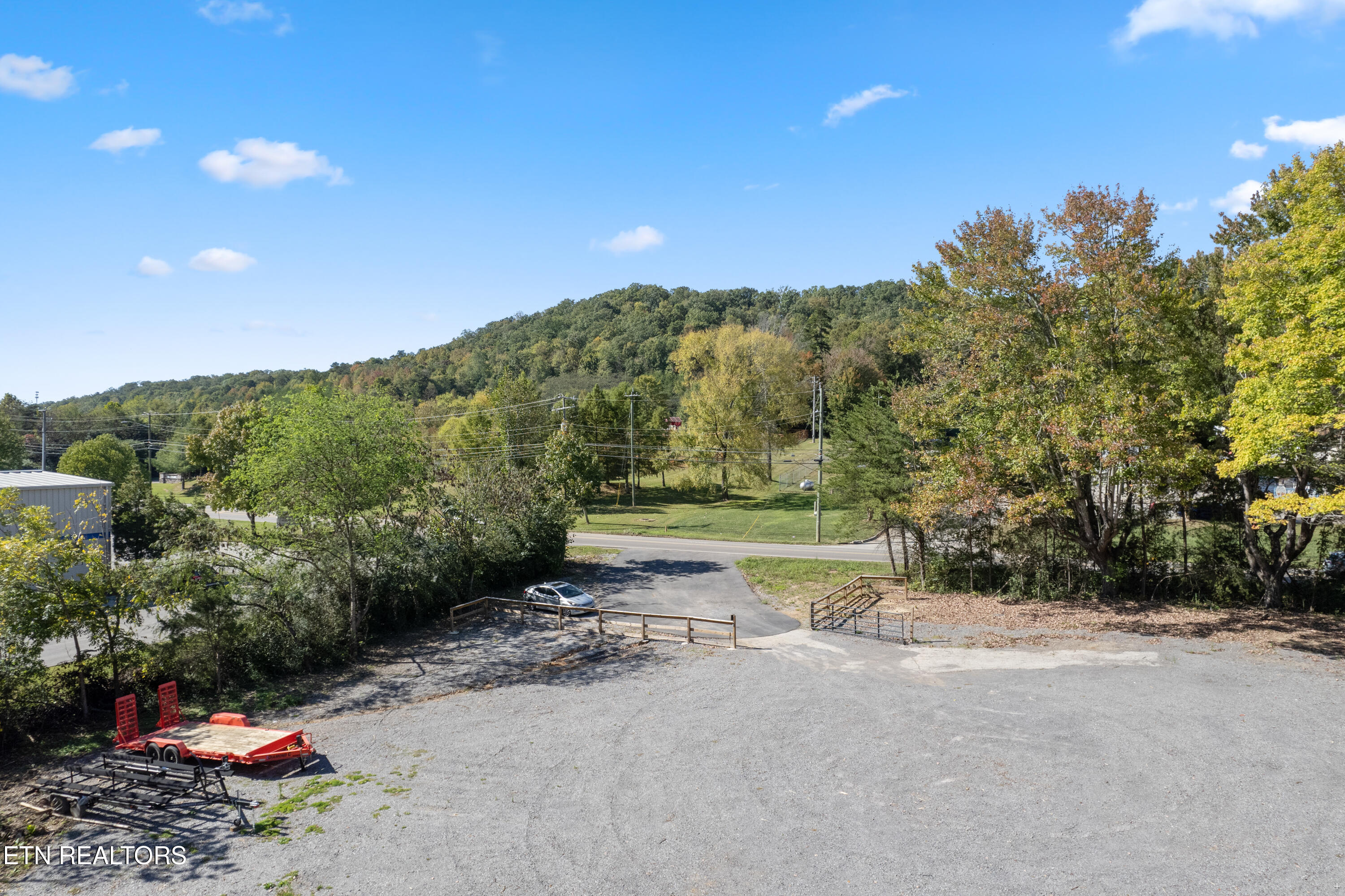 5552 Washington Pike Property Photo 2