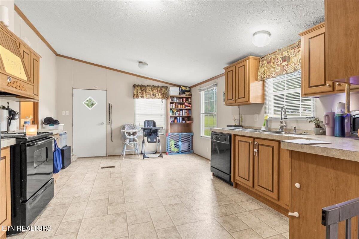 7712 Millertown Pike Property Photo 8