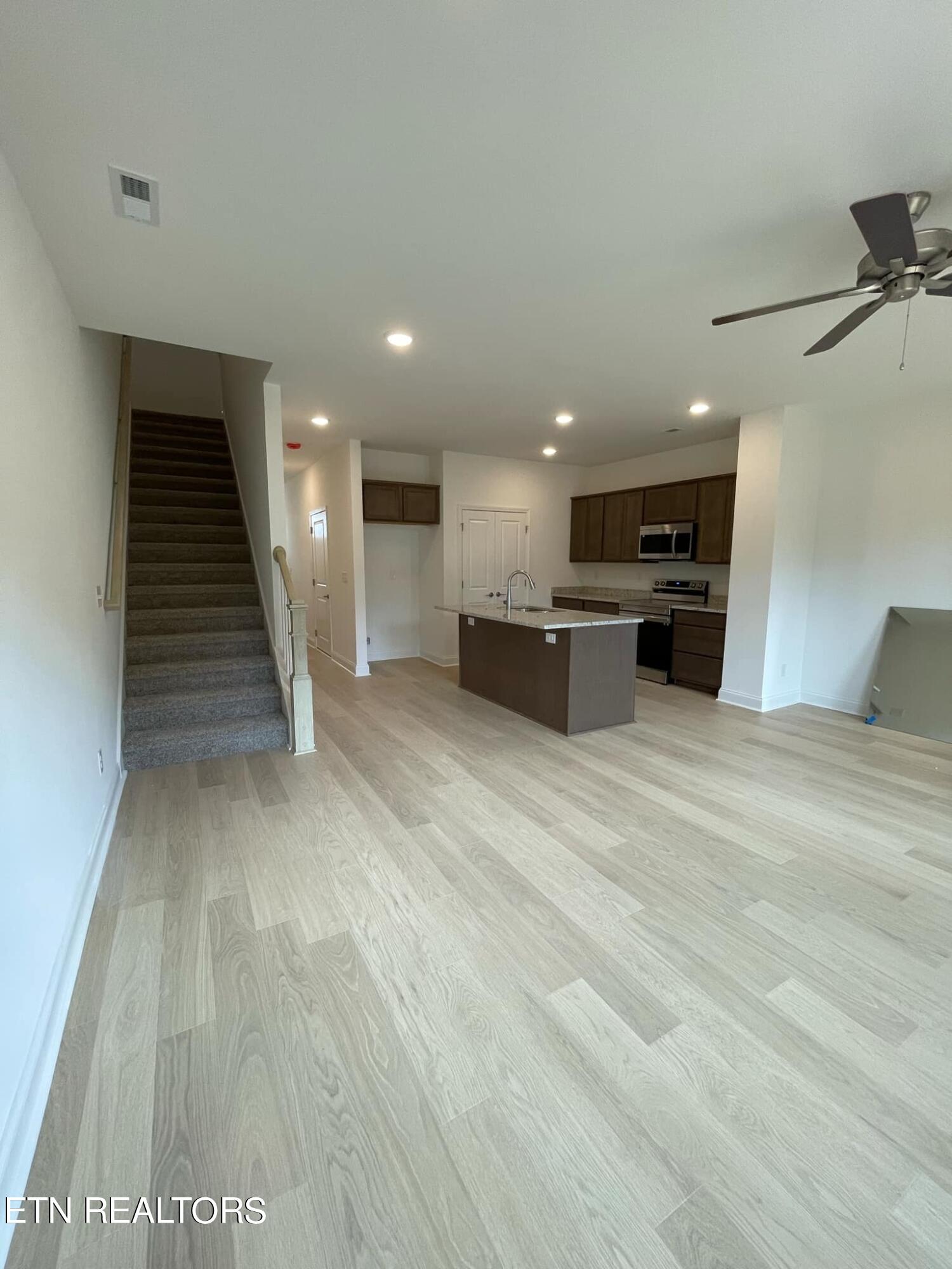 9163 Rolling Stone Way Property Photo 5