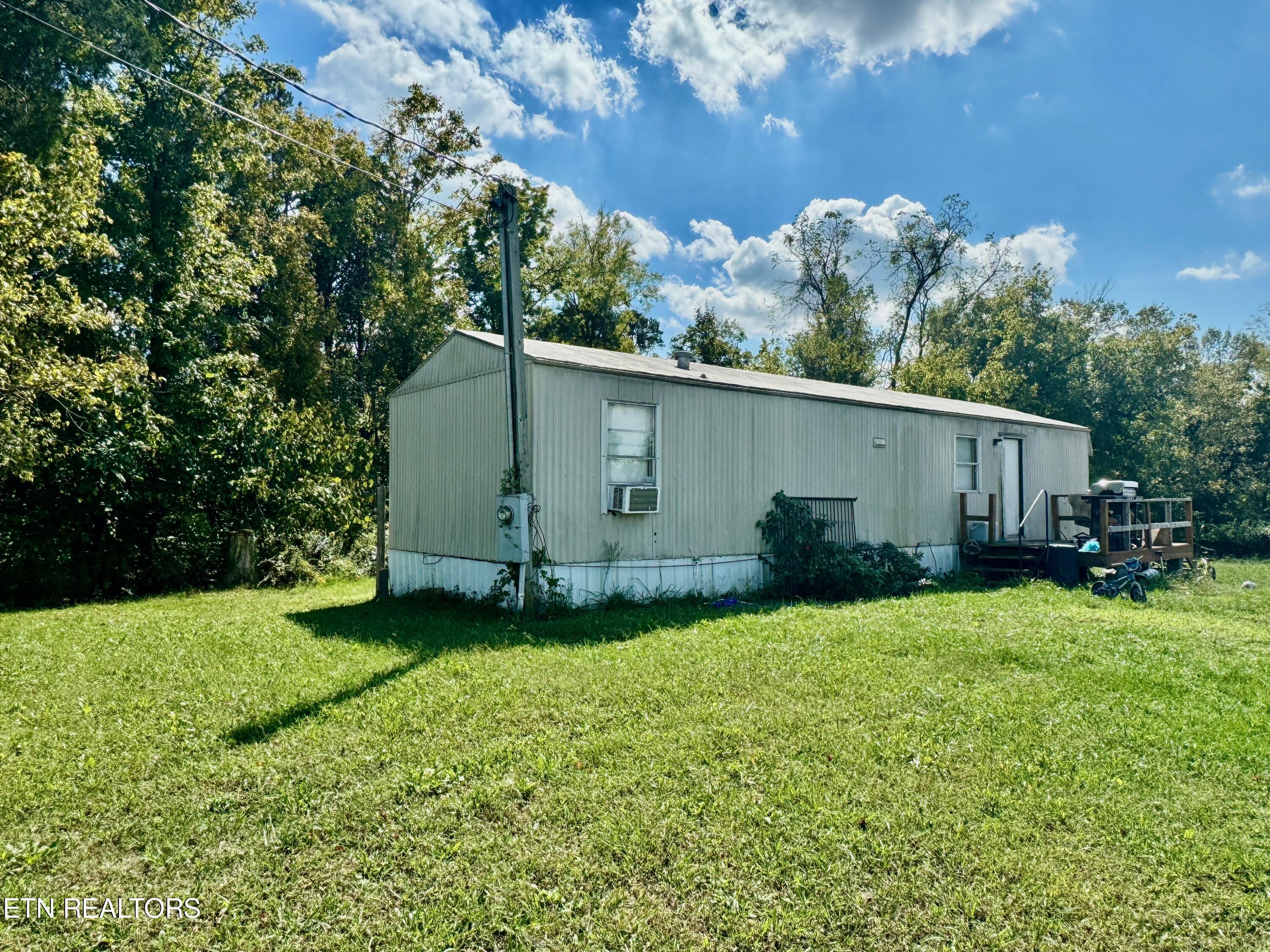 205 N Wooddale Rd Property Photo 18