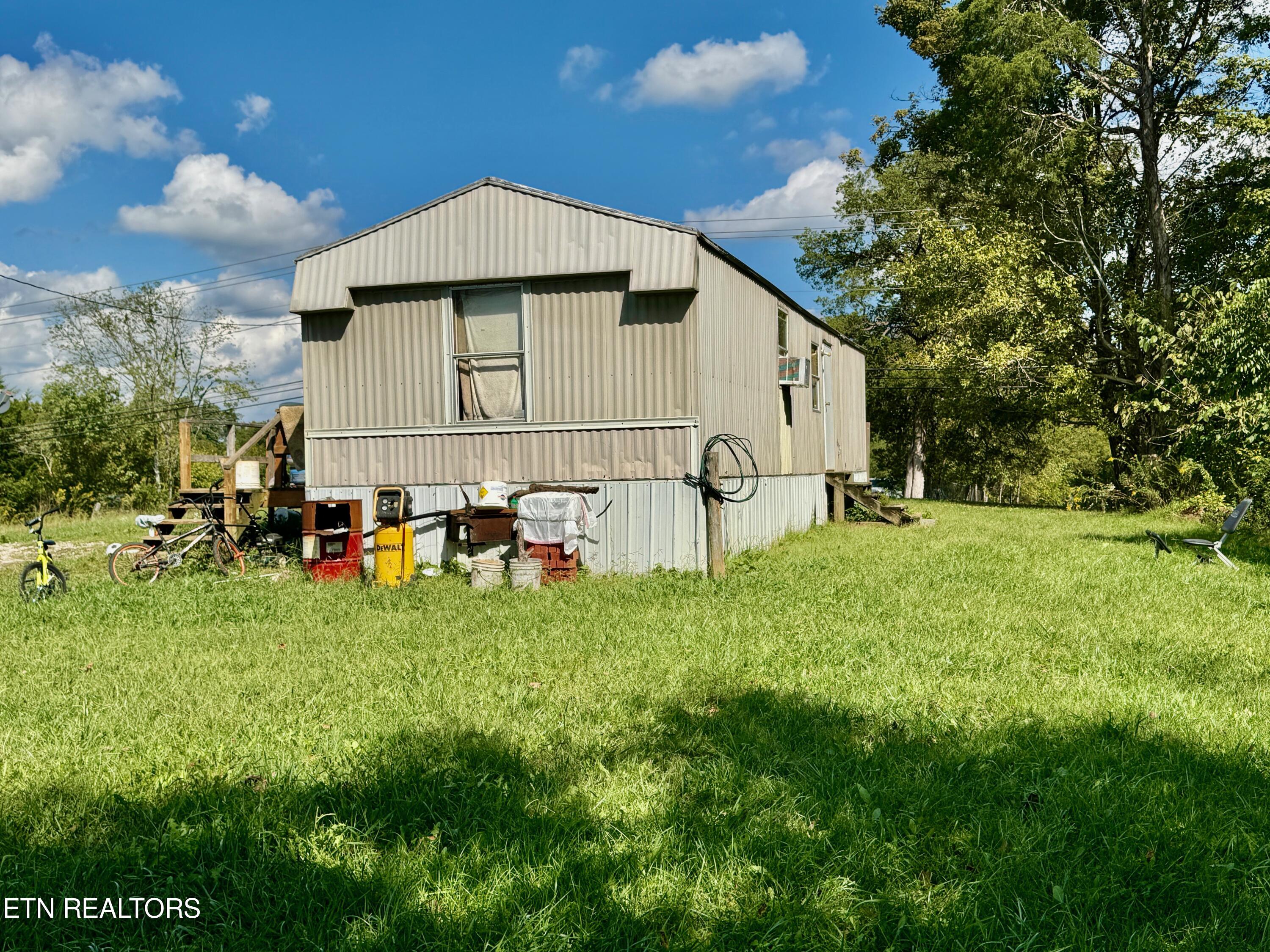 205 N Wooddale Rd Property Photo 19