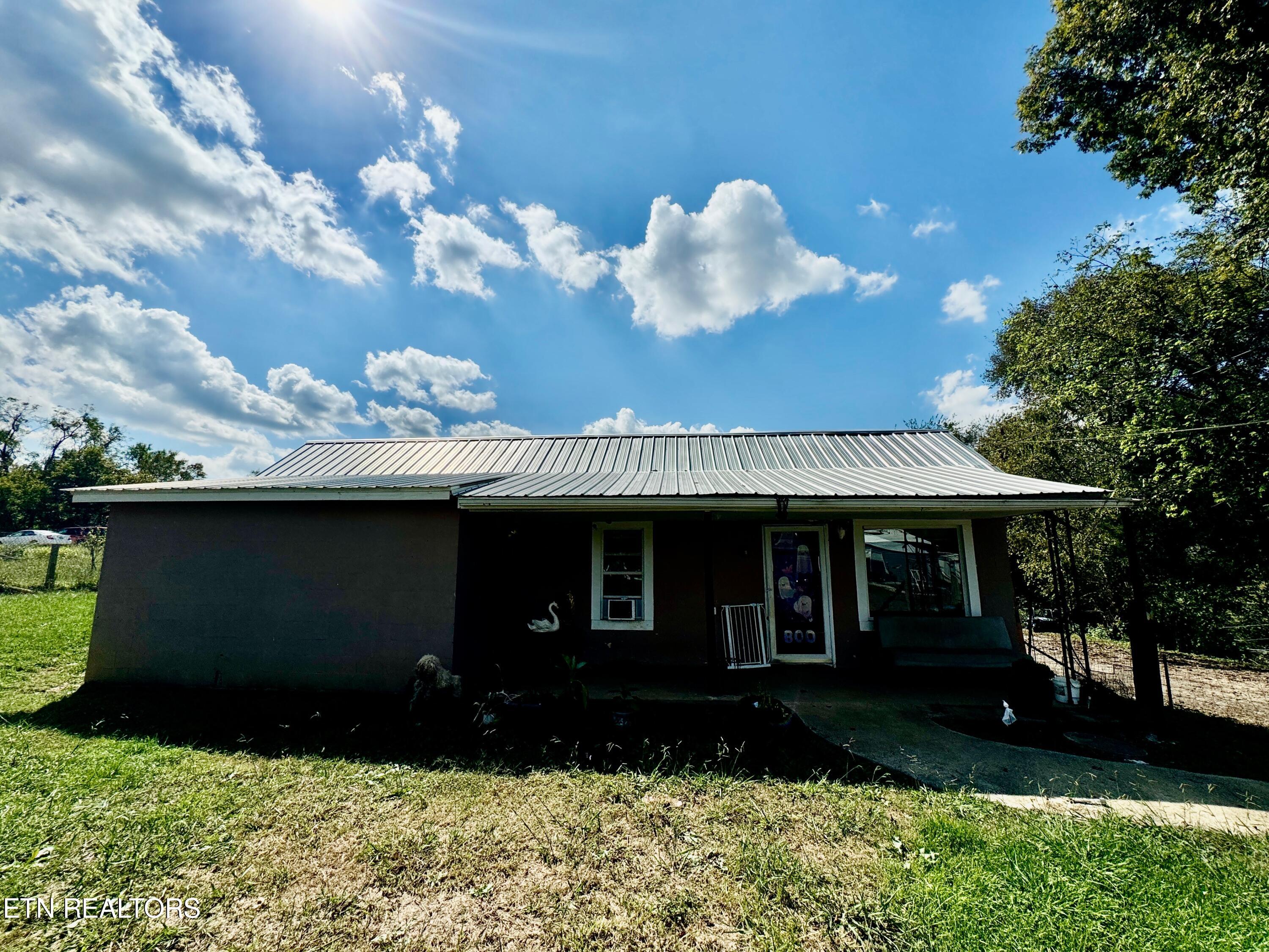 205 N Wooddale Rd Property Photo 22
