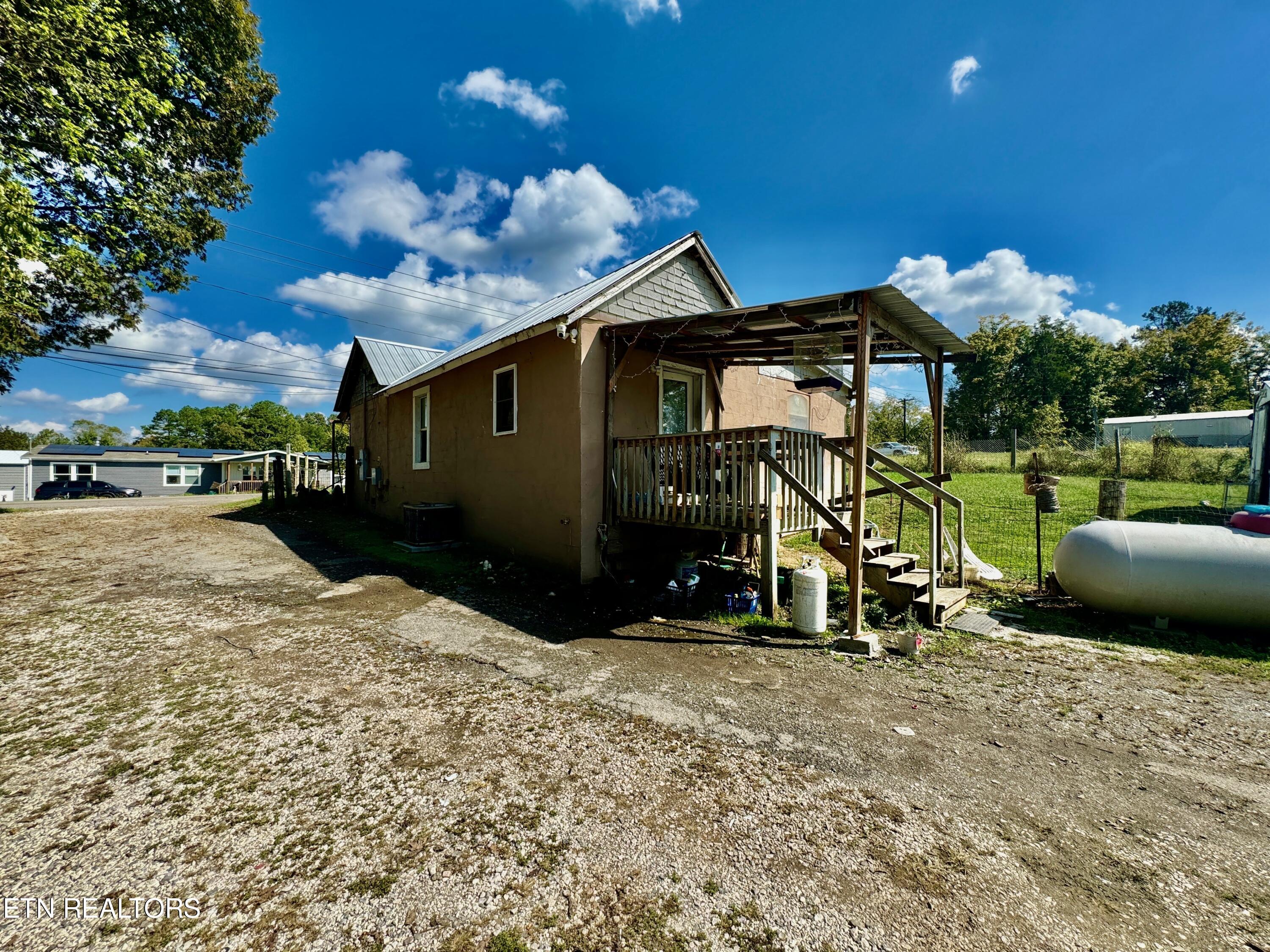 205 N Wooddale Rd Property Photo 24
