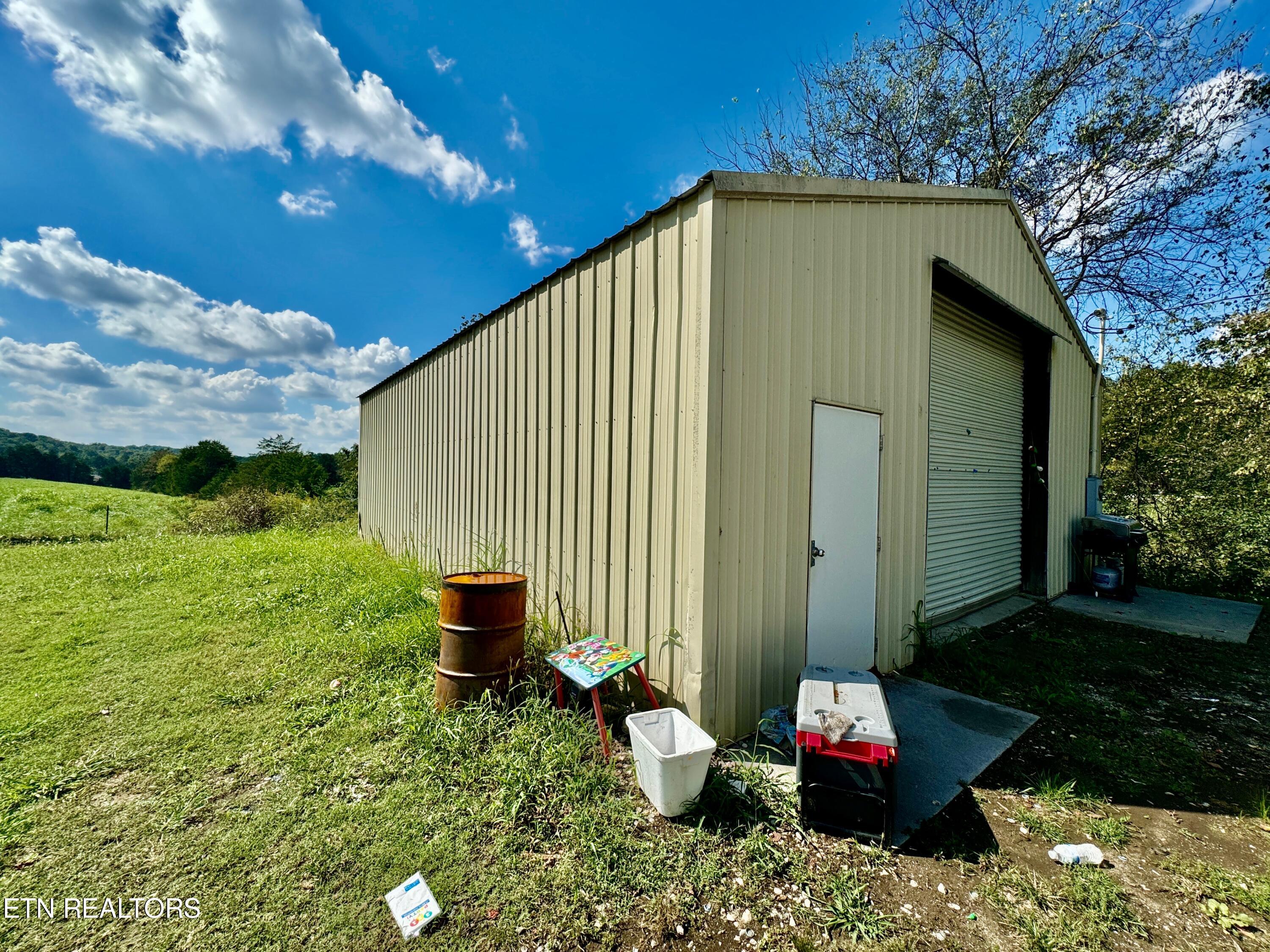 205 N Wooddale Rd Property Photo 25