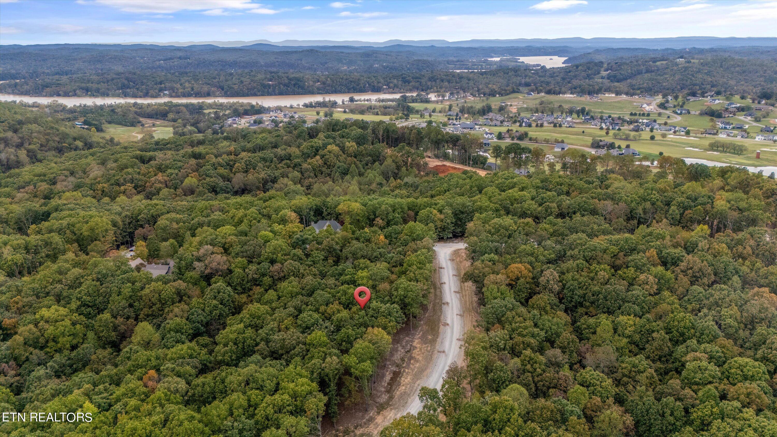 184 Hammock Court Property Photo 4