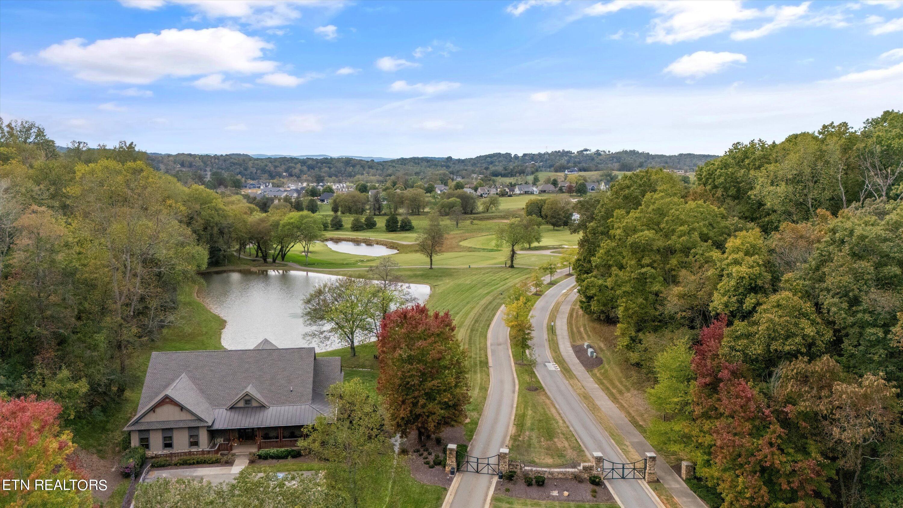 184 Hammock Court Property Photo 8