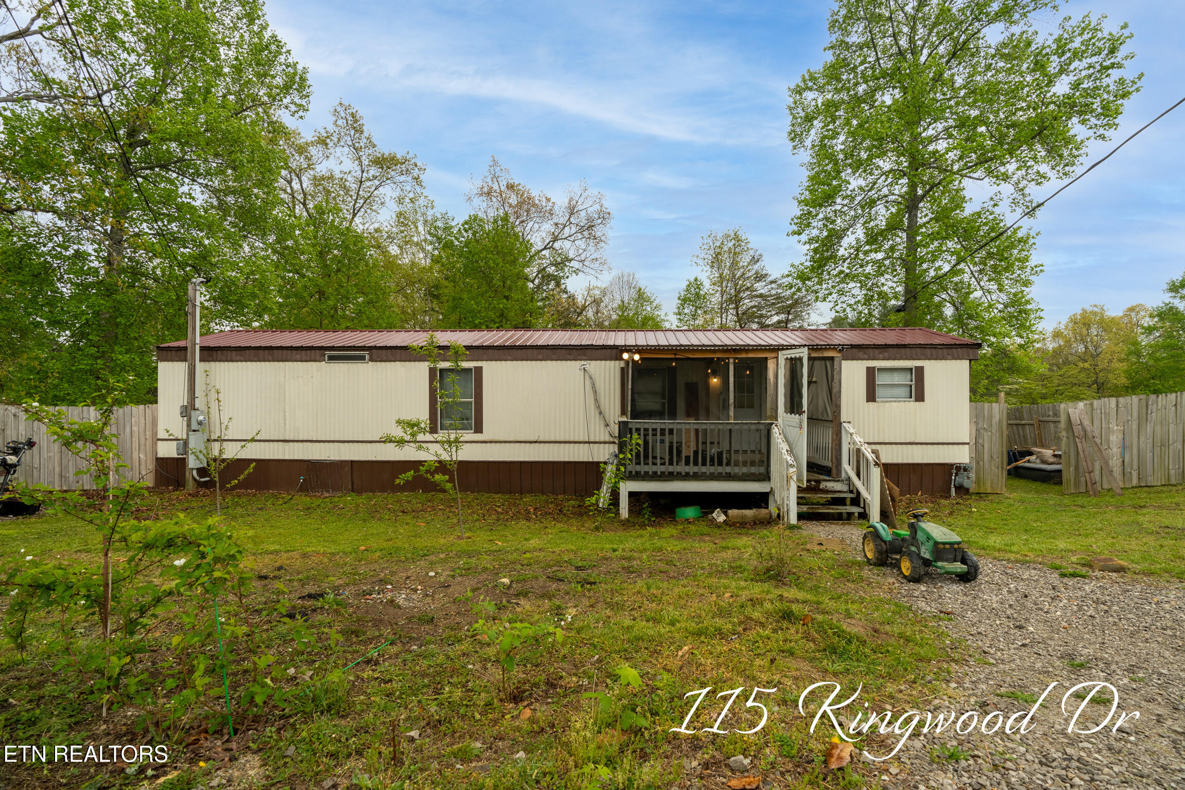 115 Kingwood Drive Property Photo 1