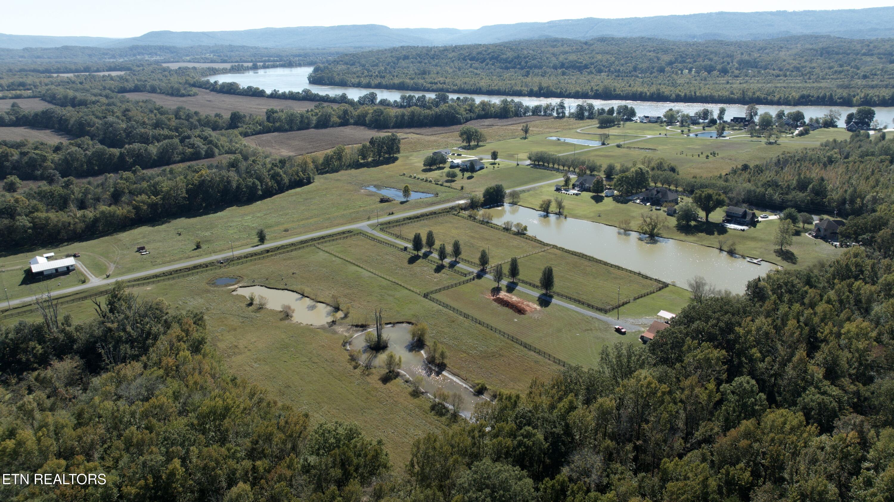 S River Edge Drive Property Photo 12