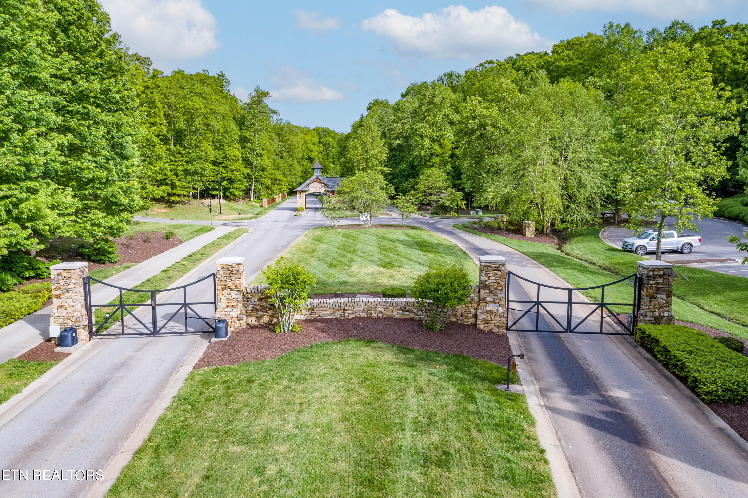 696 Black Bear Circle Property Photo 22