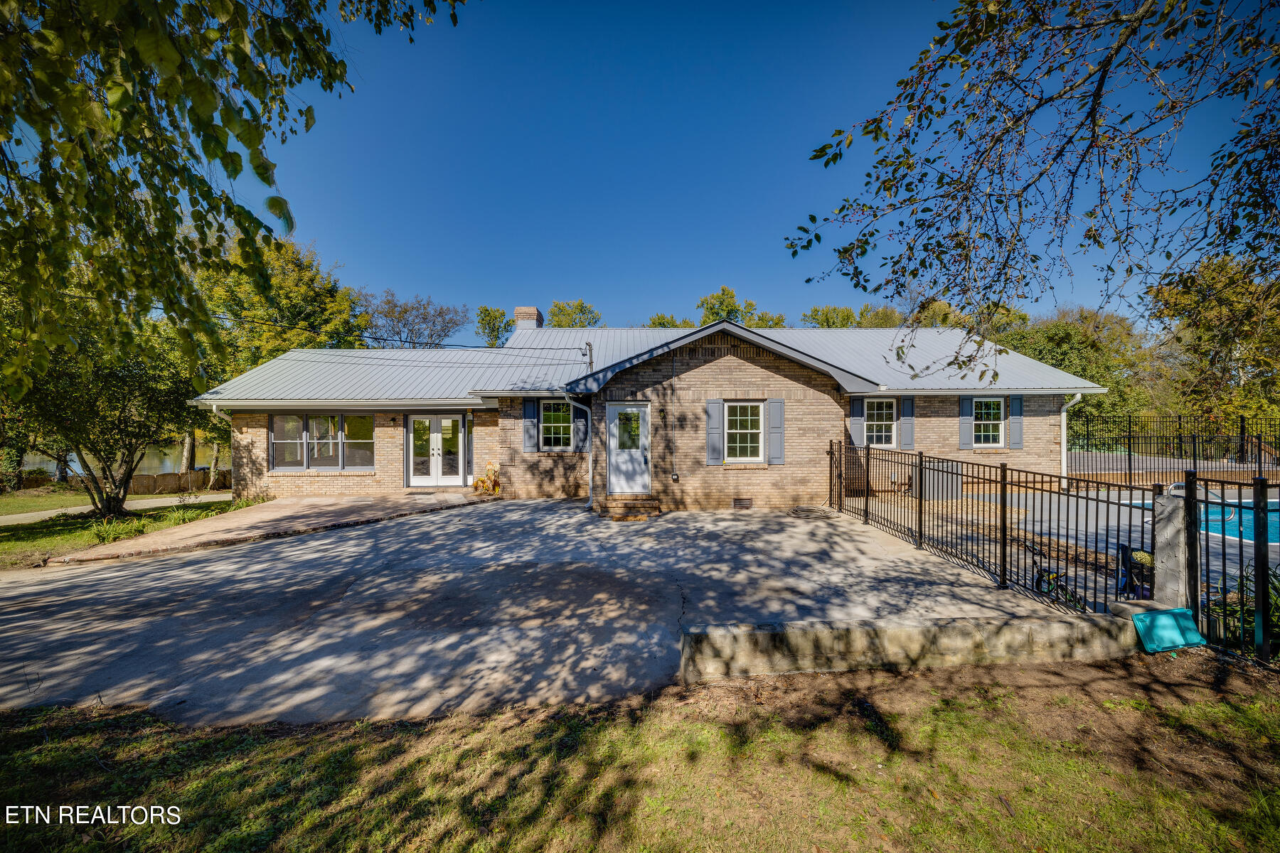 1311 Andrew Johnson Hwy Property Photo 1
