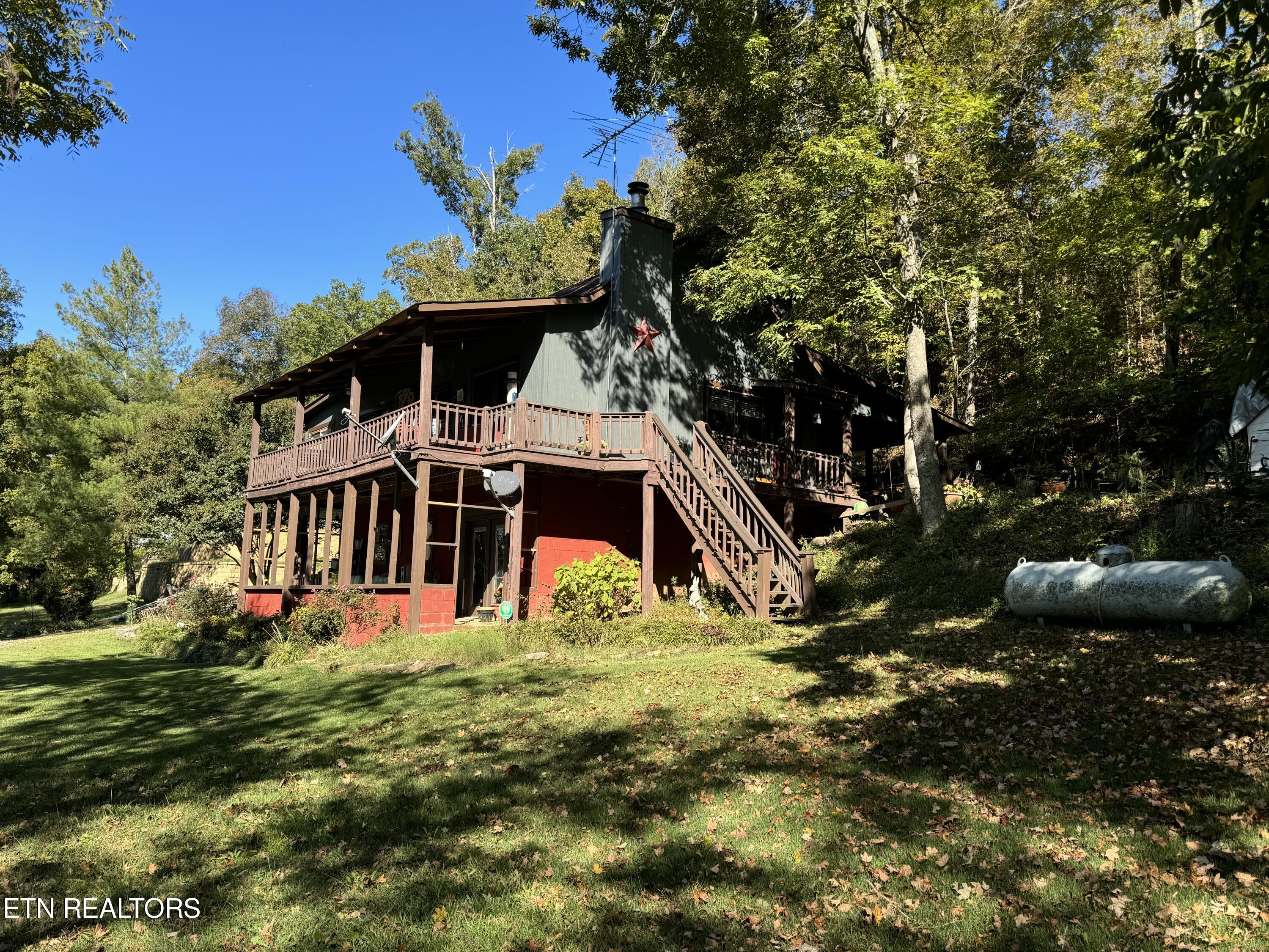 141 Lakeview Drive Property Photo