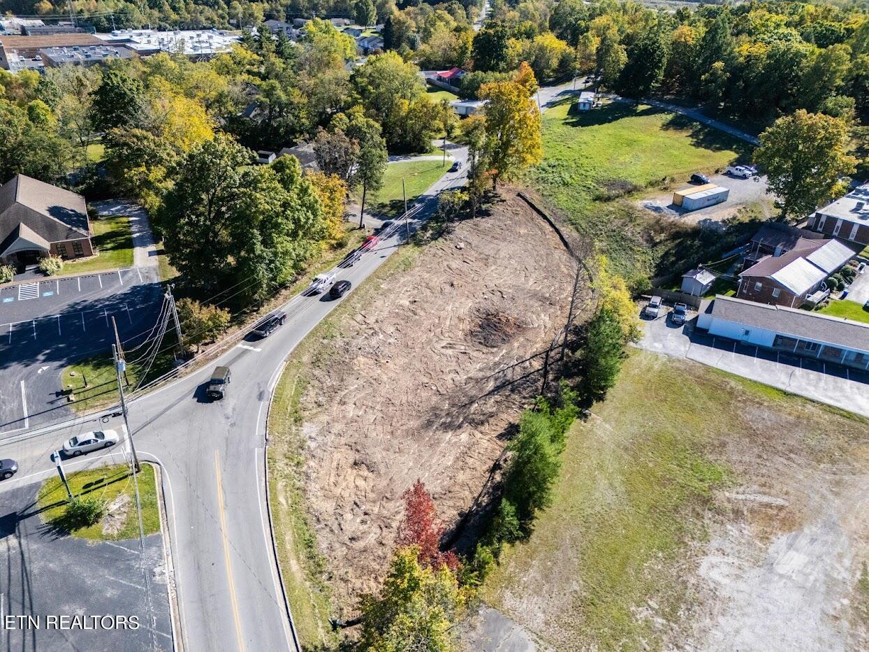 Adams St Property Photo 16