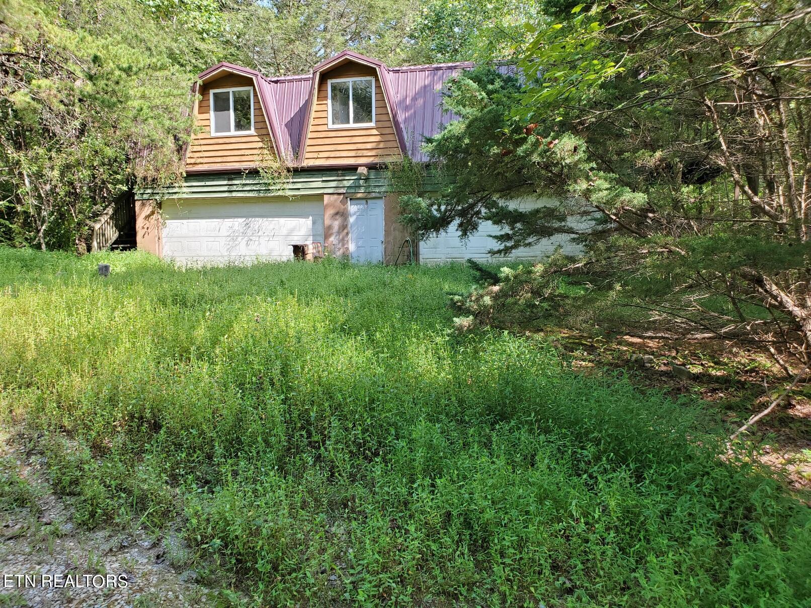 3044 E Parkway Property Photo 2