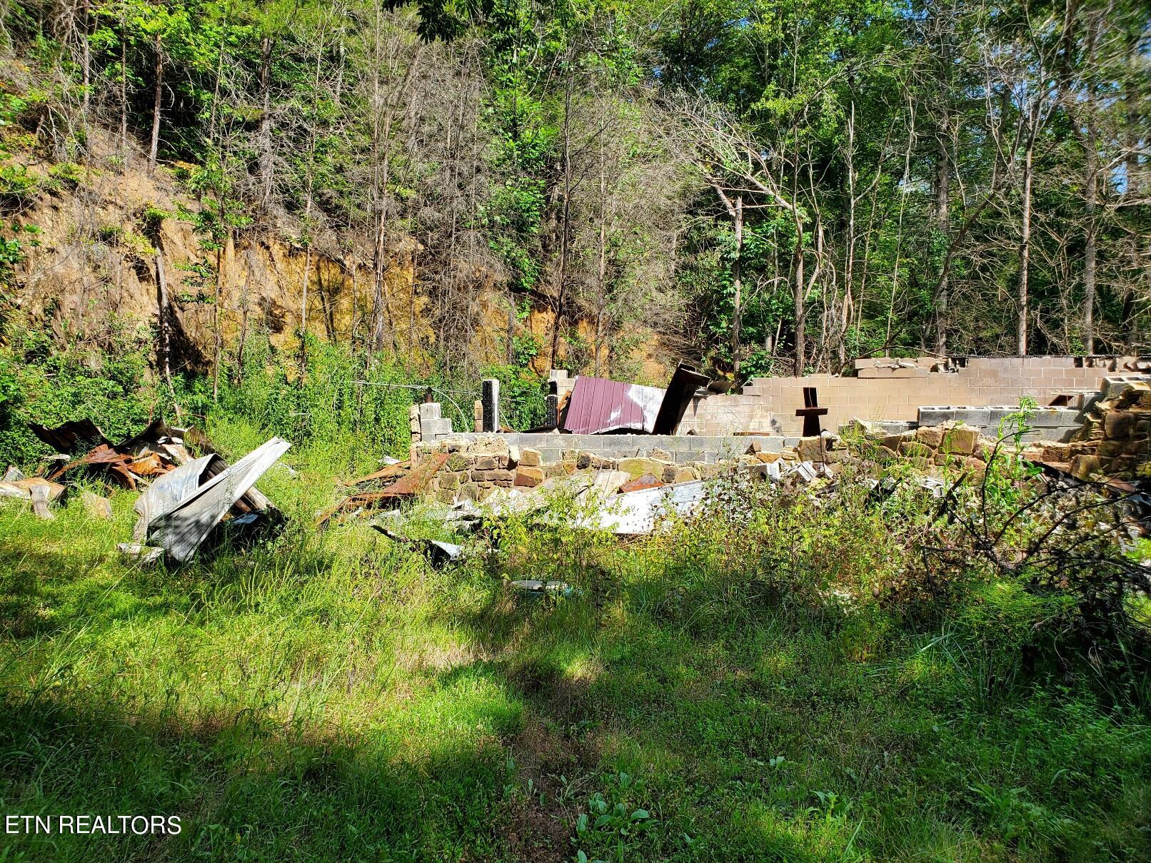 3044 E Parkway Property Photo 4