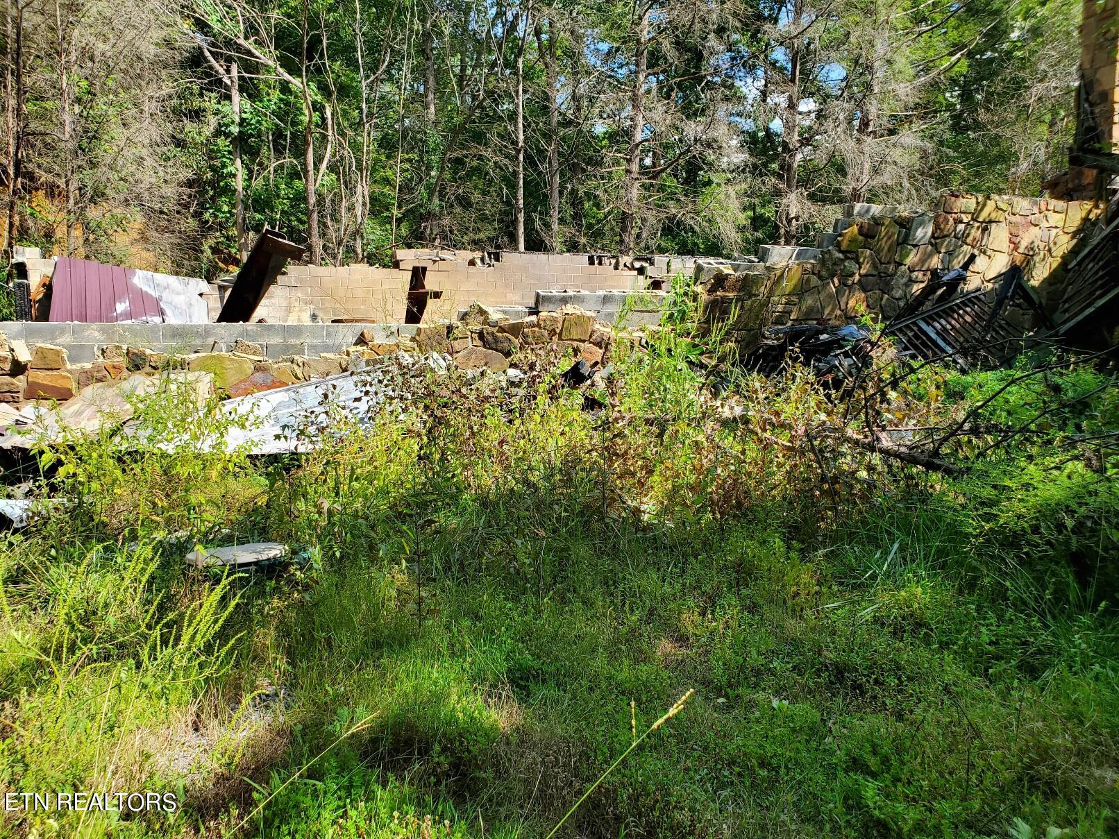3044 E Parkway Property Photo 6