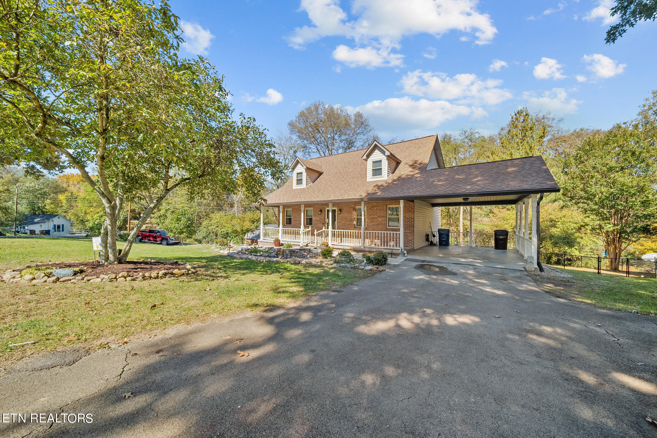 1440 Hicks Rd Property Photo 1