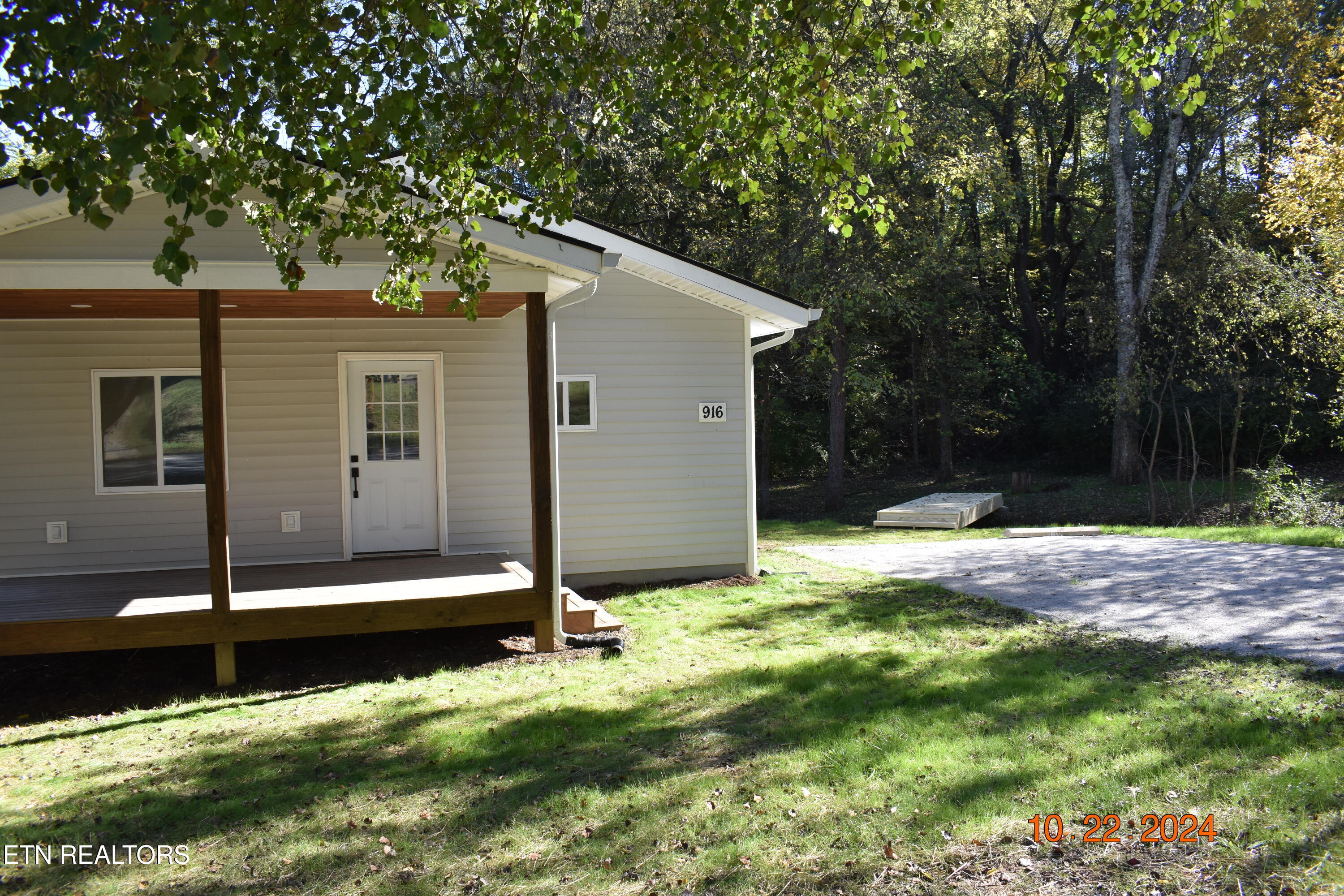 916 Margrave Drive Property Photo
