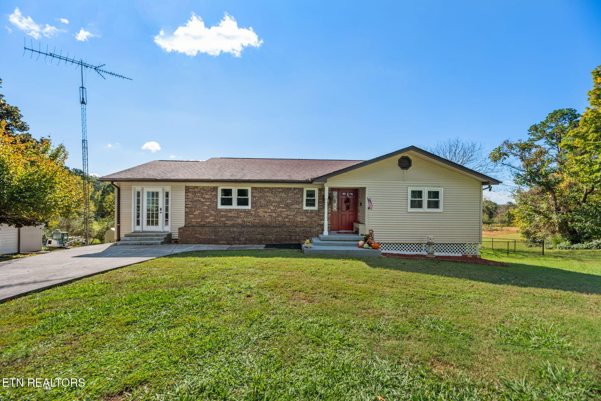 2416 Cherokee Drive Property Photo