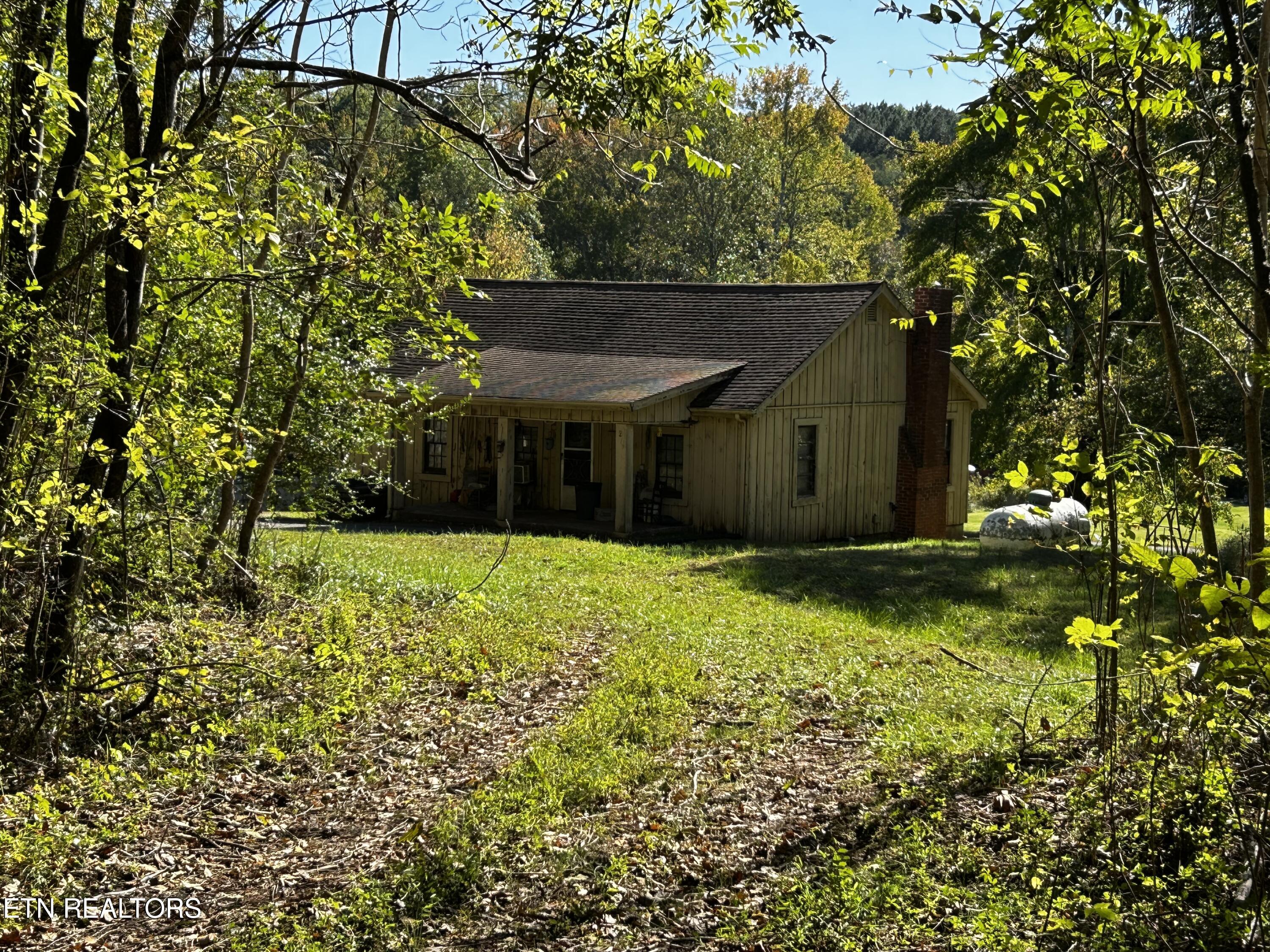 325 Countryside Lane Property Photo 5