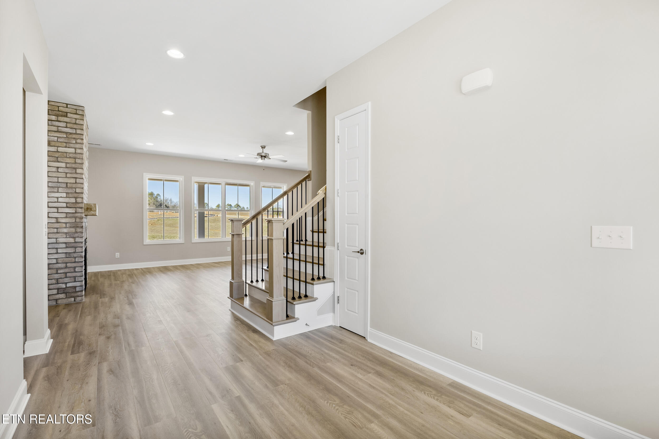 385 Poppy Place Property Photo 12