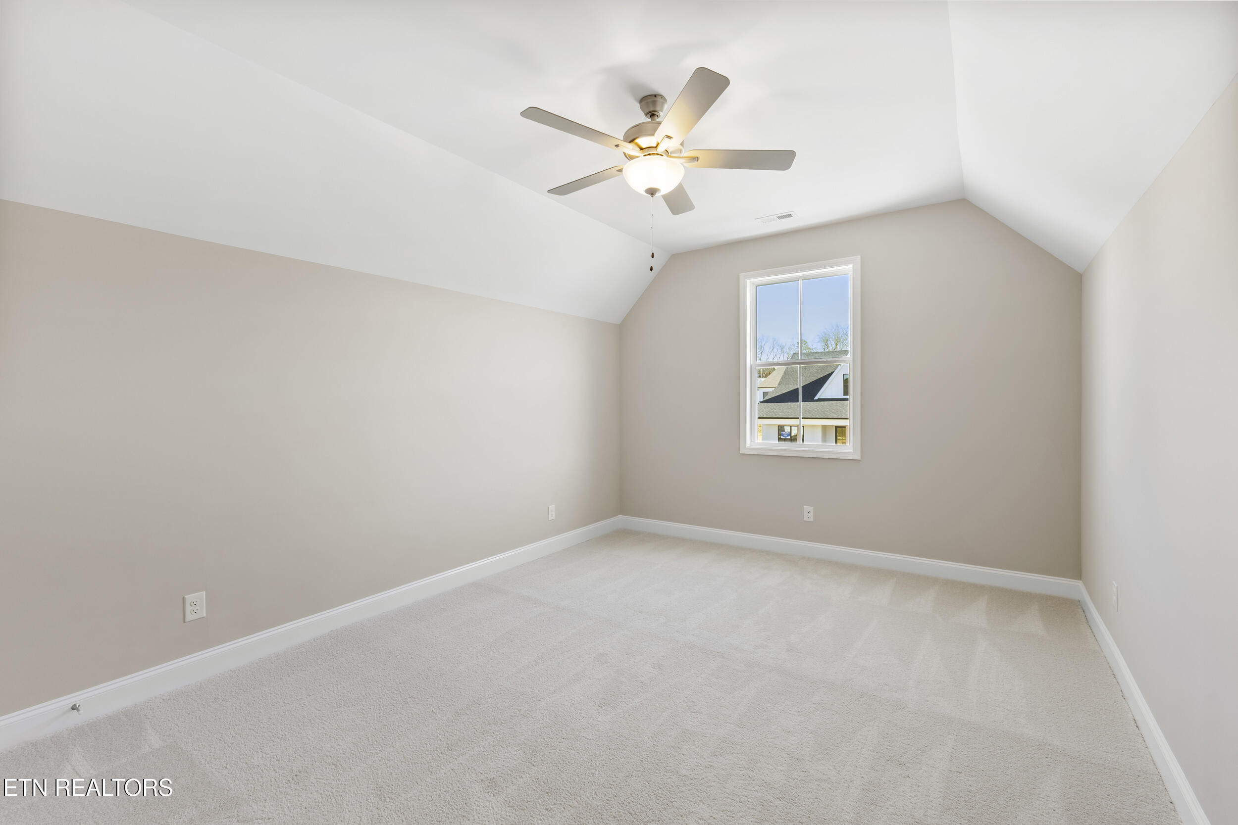 385 Poppy Place Property Photo 44