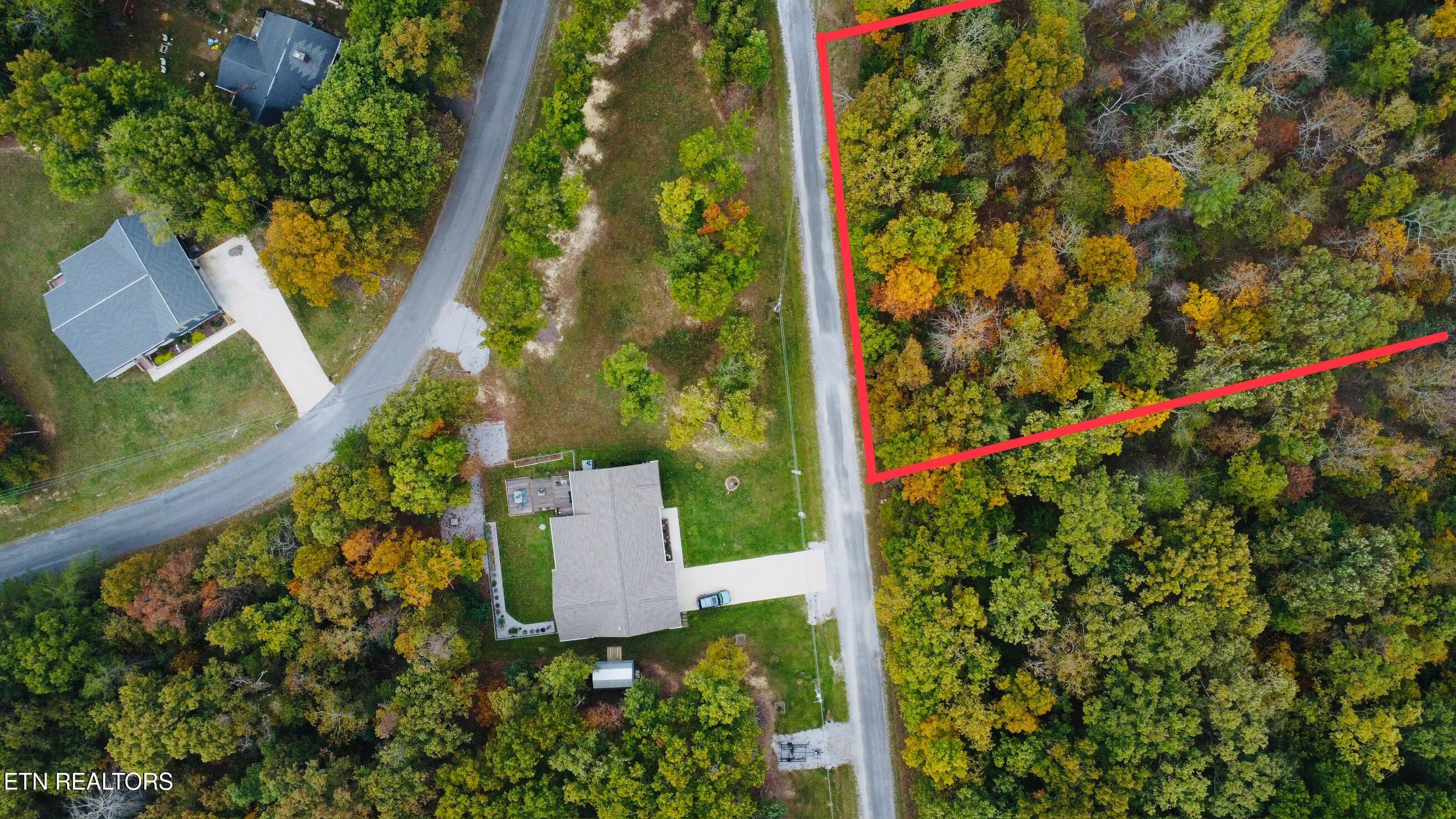 905 Veho Circle Property Photo 4