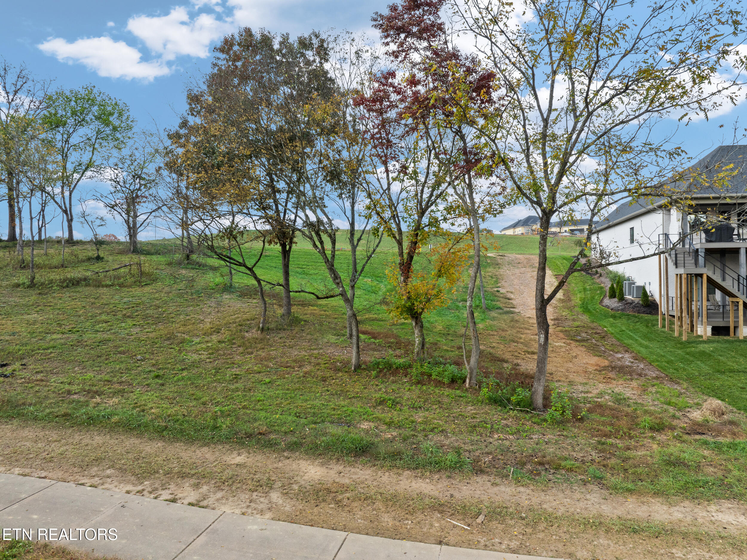512 Mockingbird Lane Property Photo 3