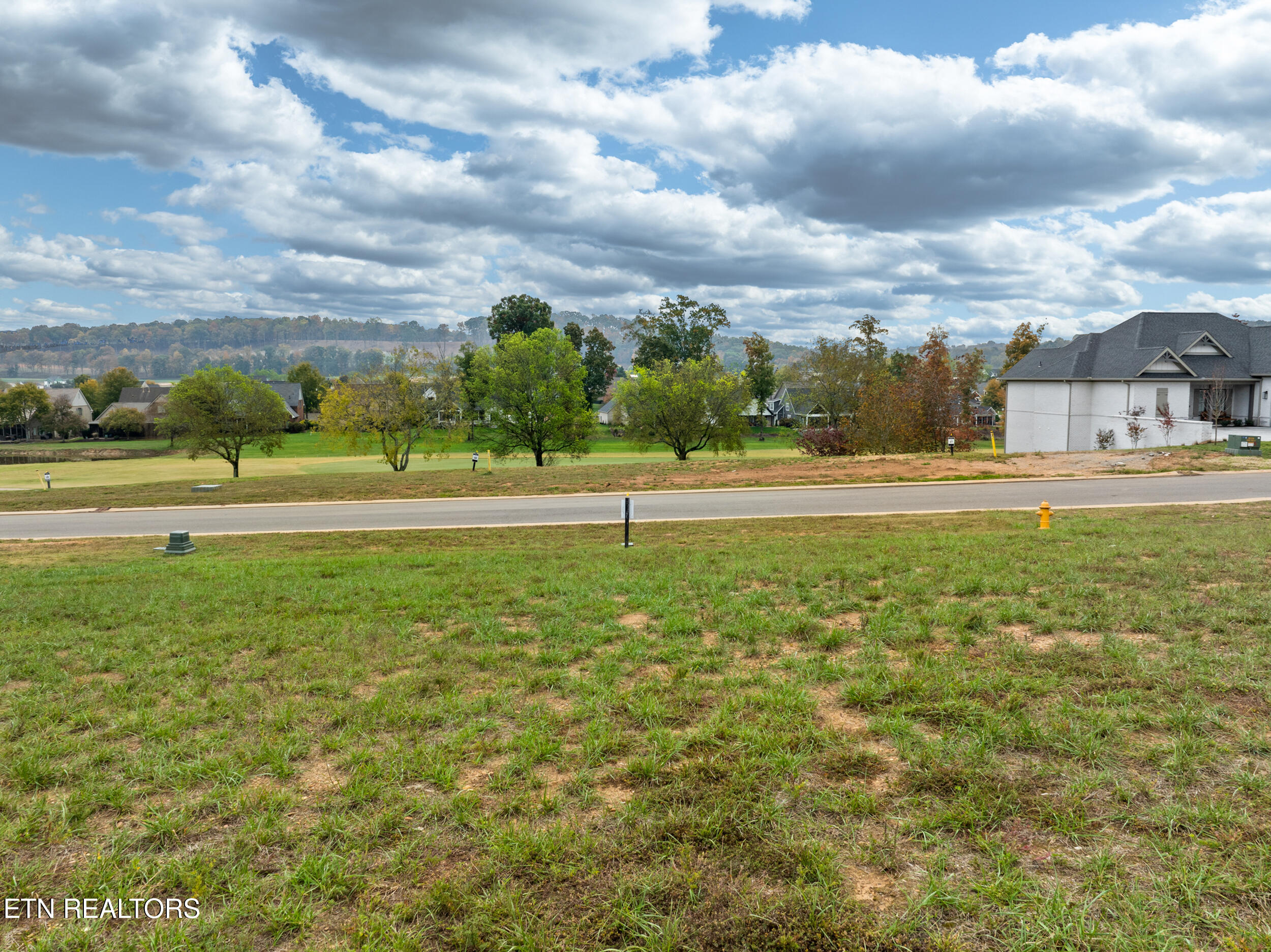 512 Mockingbird Lane Property Photo 8