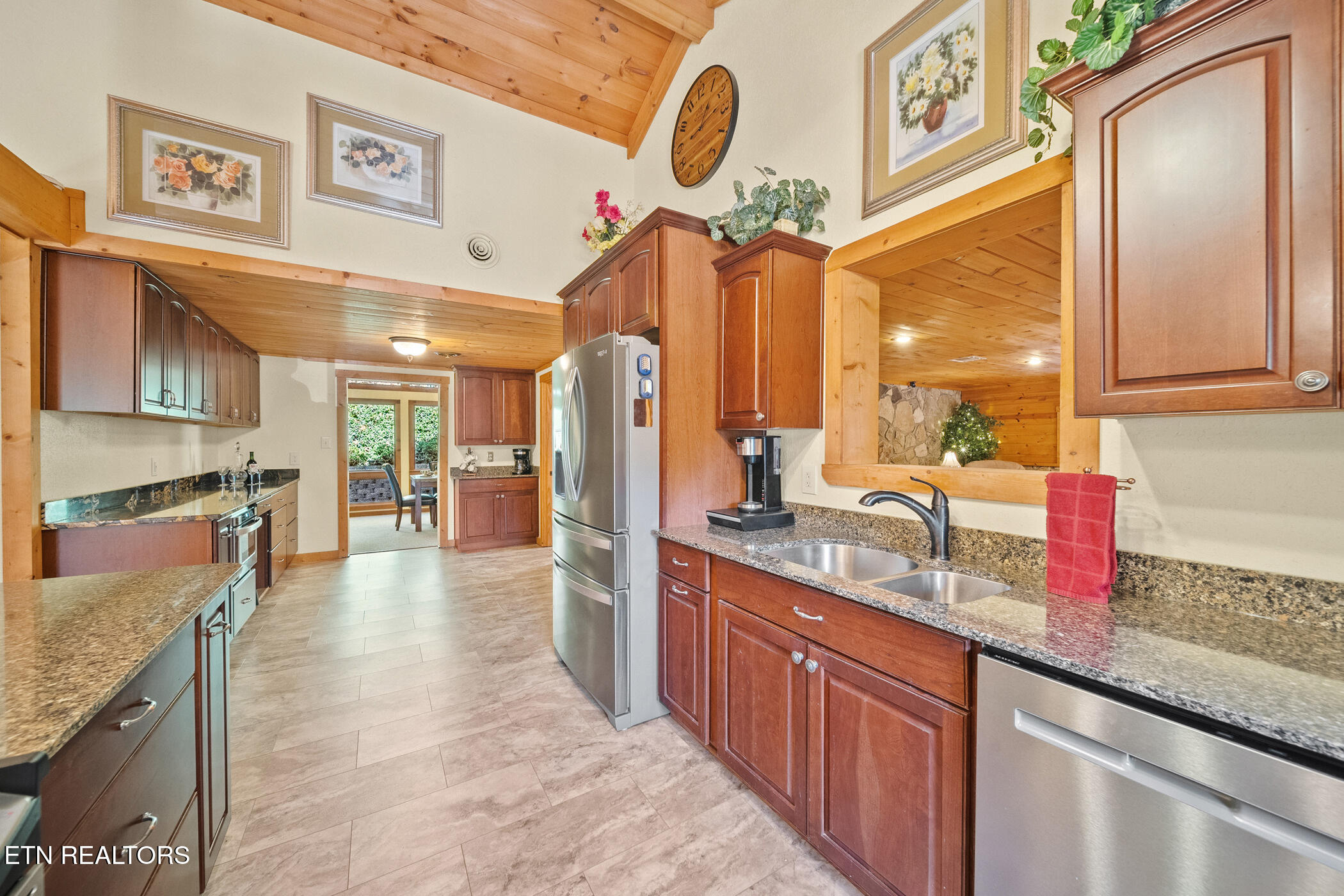 217 Seaton Drive Property Photo 8