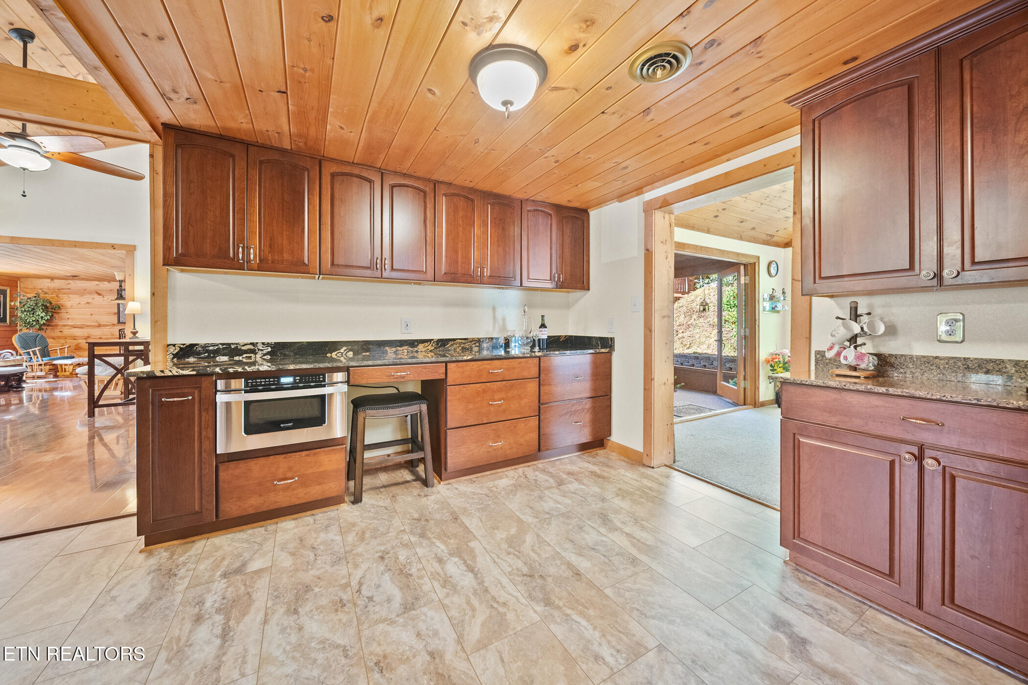 217 Seaton Drive Property Photo 9