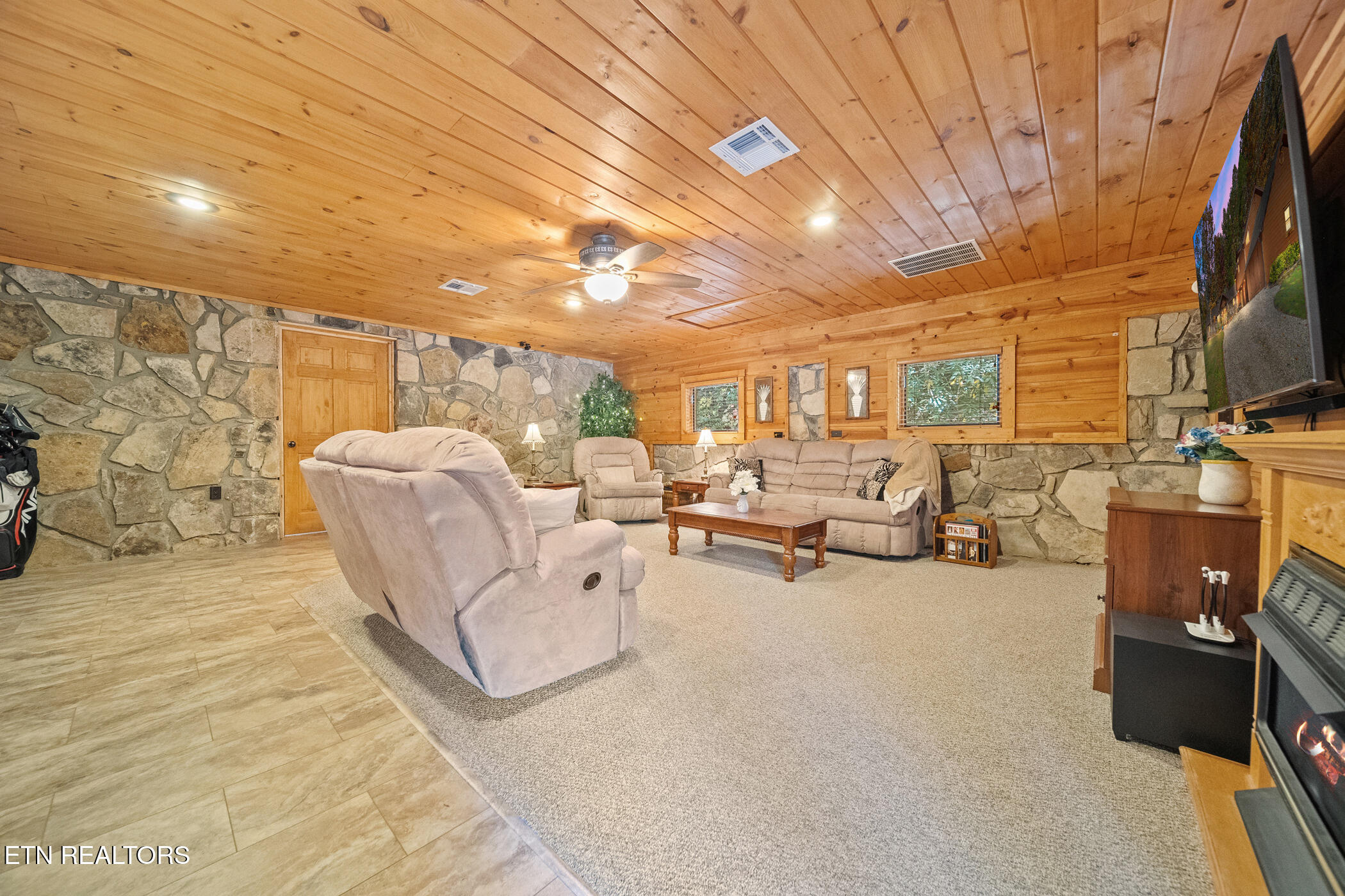 217 Seaton Drive Property Photo 15