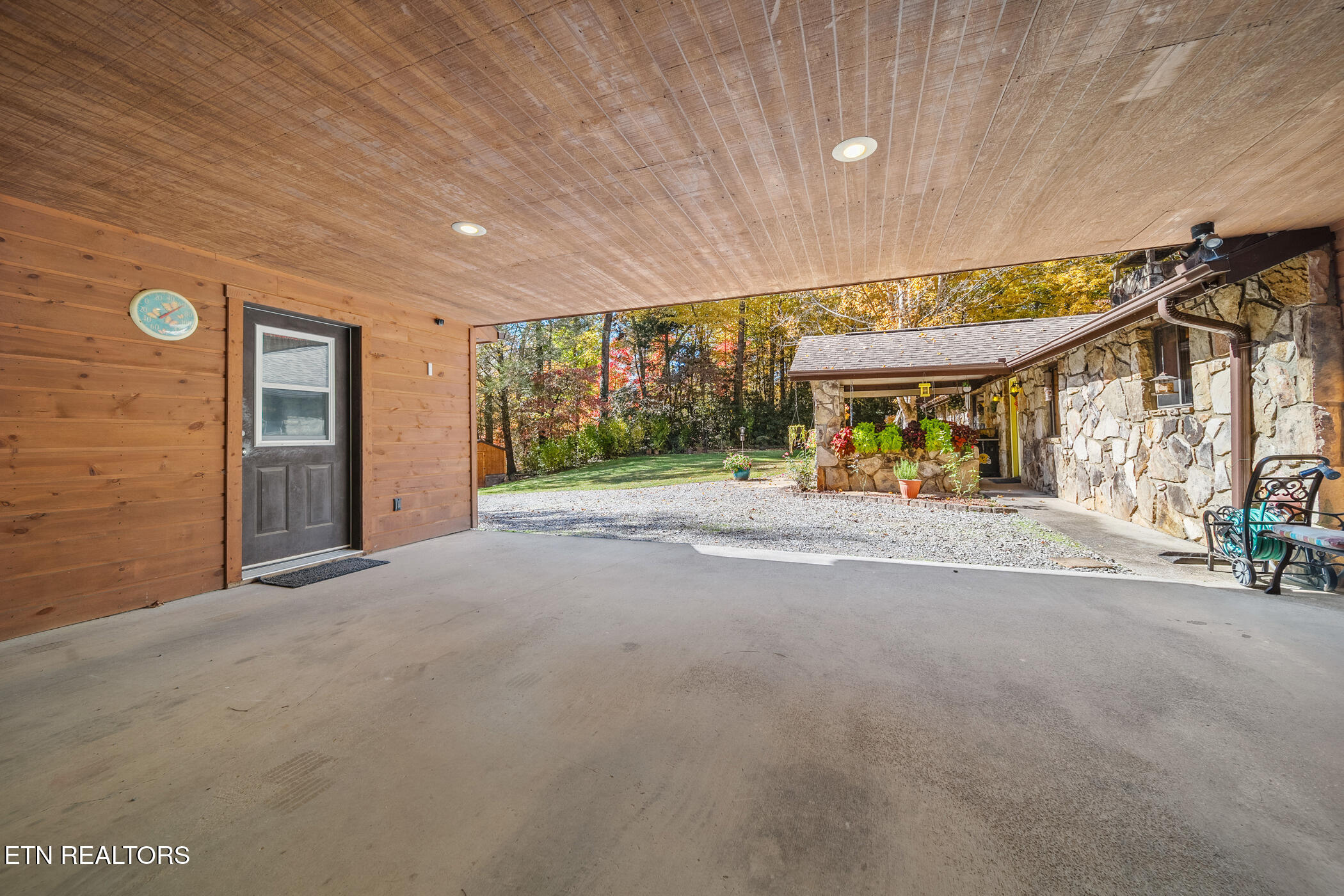 217 Seaton Drive Property Photo 41
