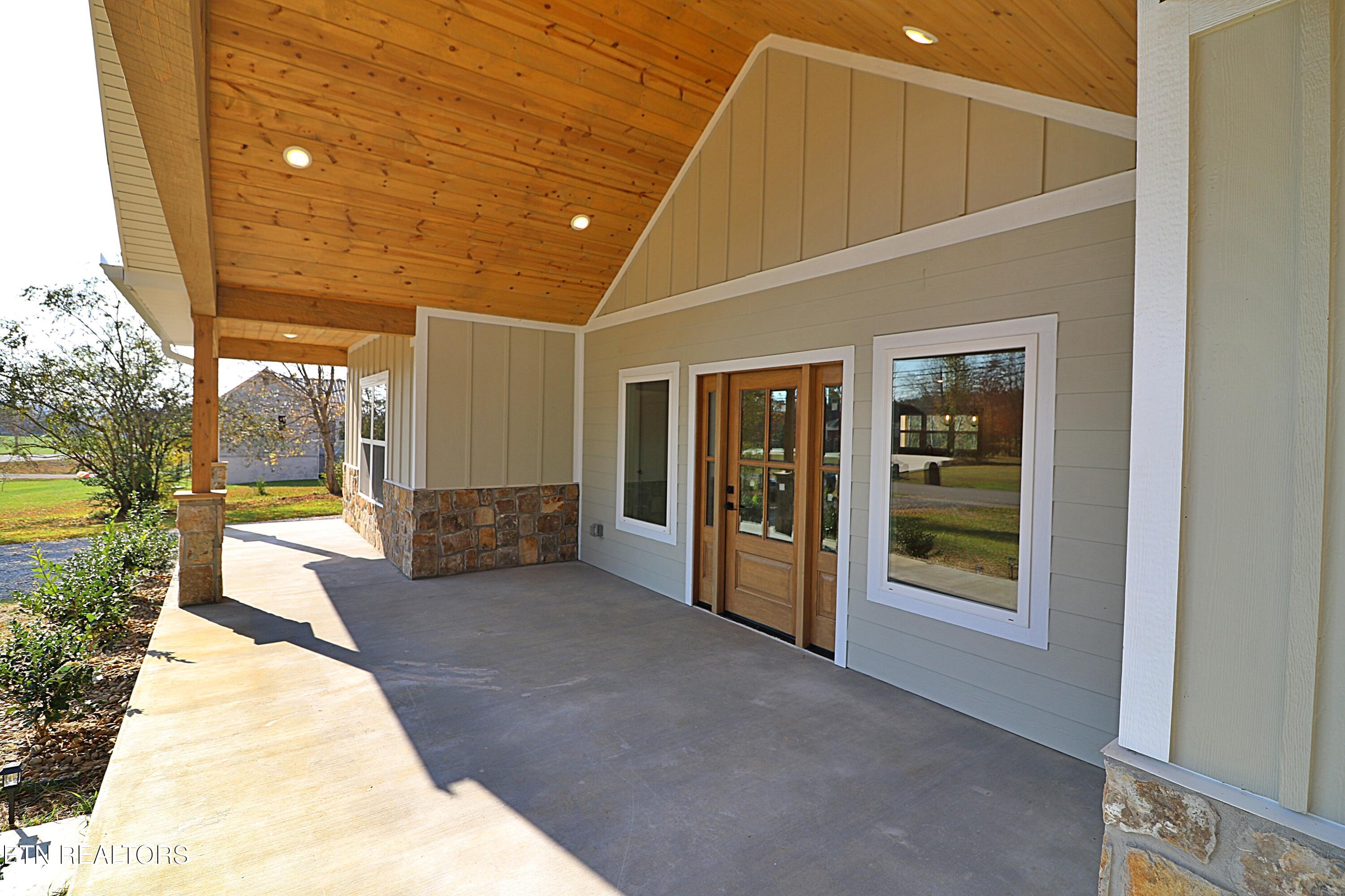 400 Galloway Drive Property Photo 2