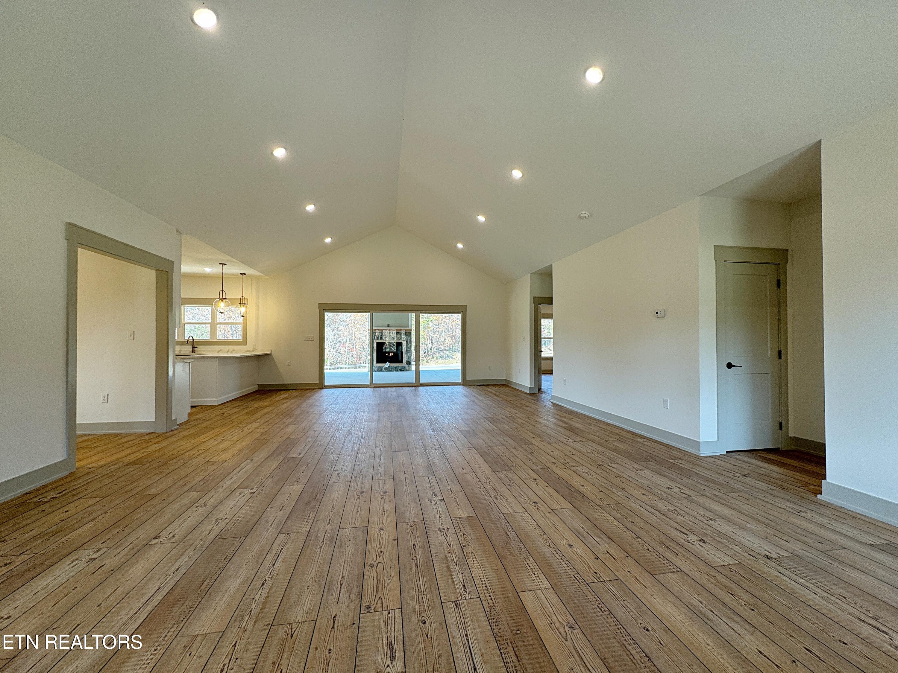 400 Galloway Drive Property Photo 4