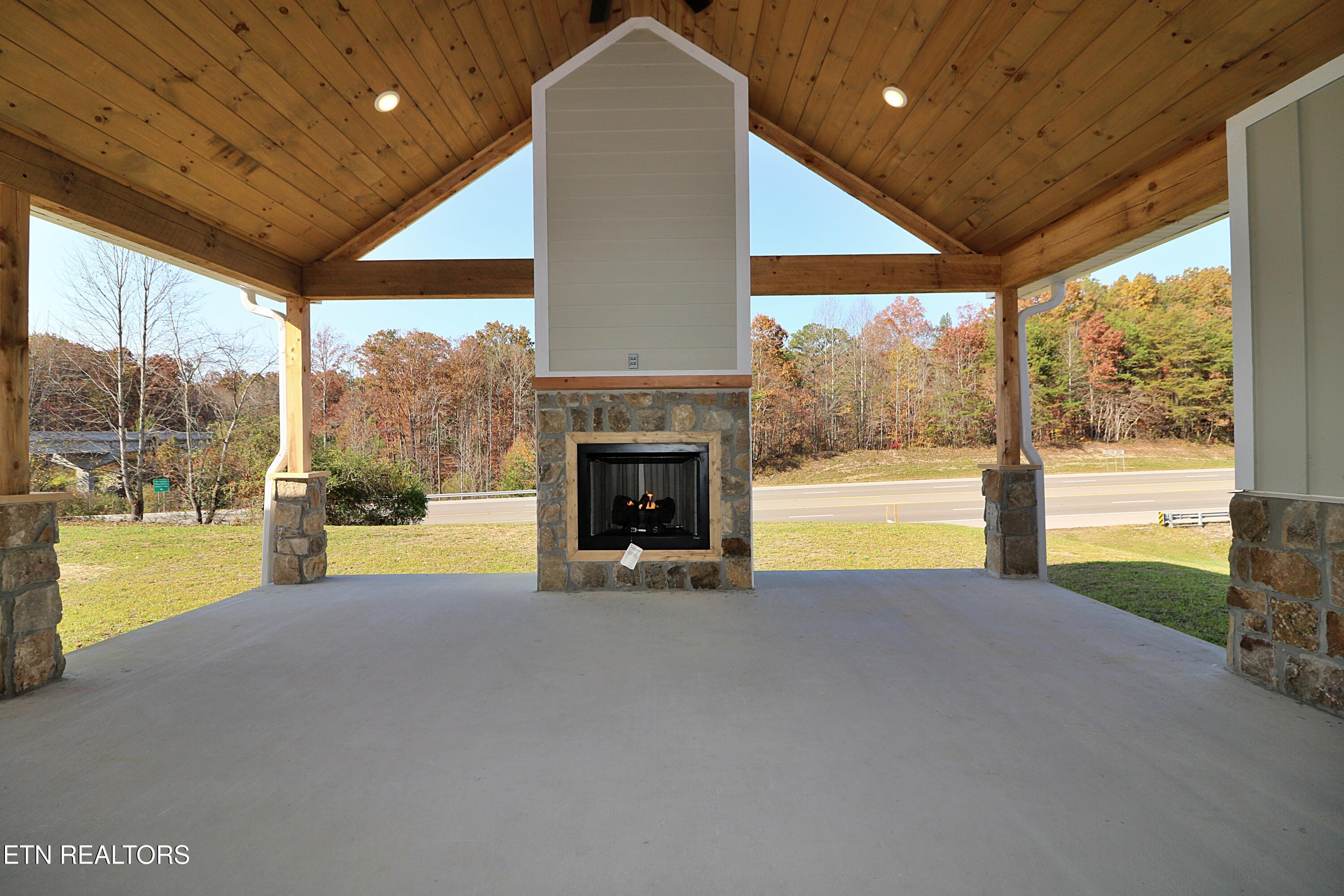 400 Galloway Drive Property Photo 5