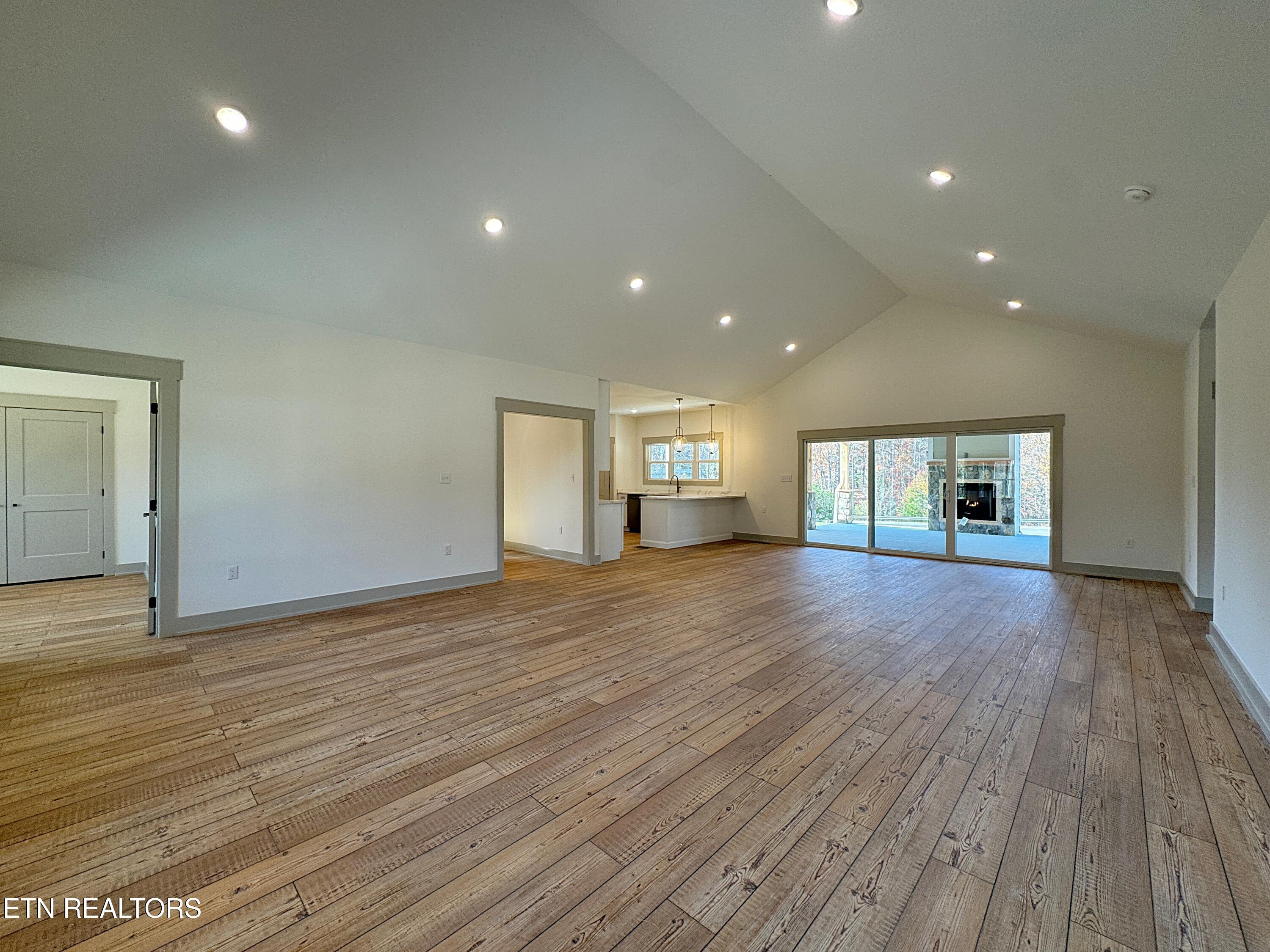 400 Galloway Drive Property Photo 8