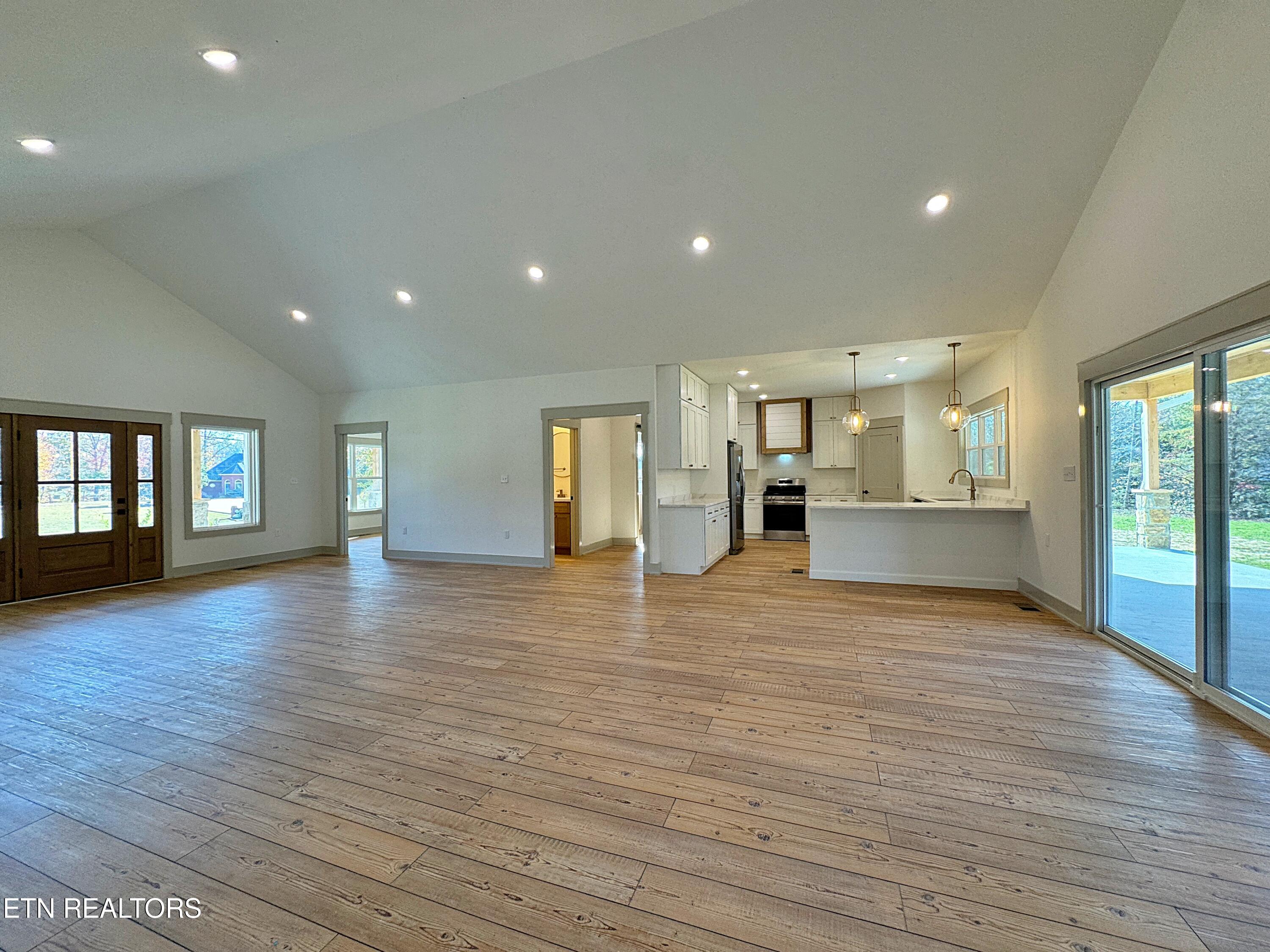 400 Galloway Drive Property Photo 9