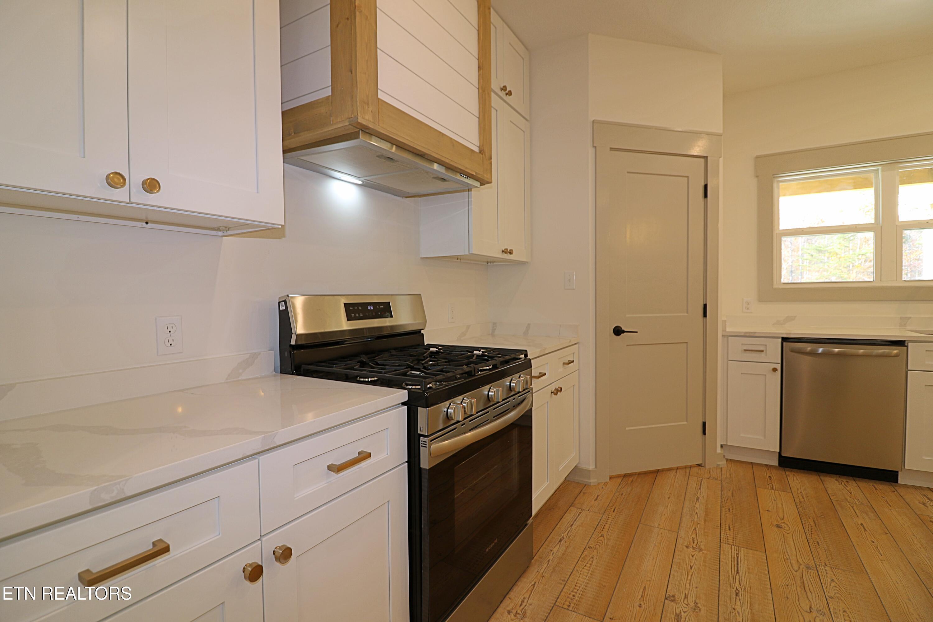 400 Galloway Drive Property Photo 11