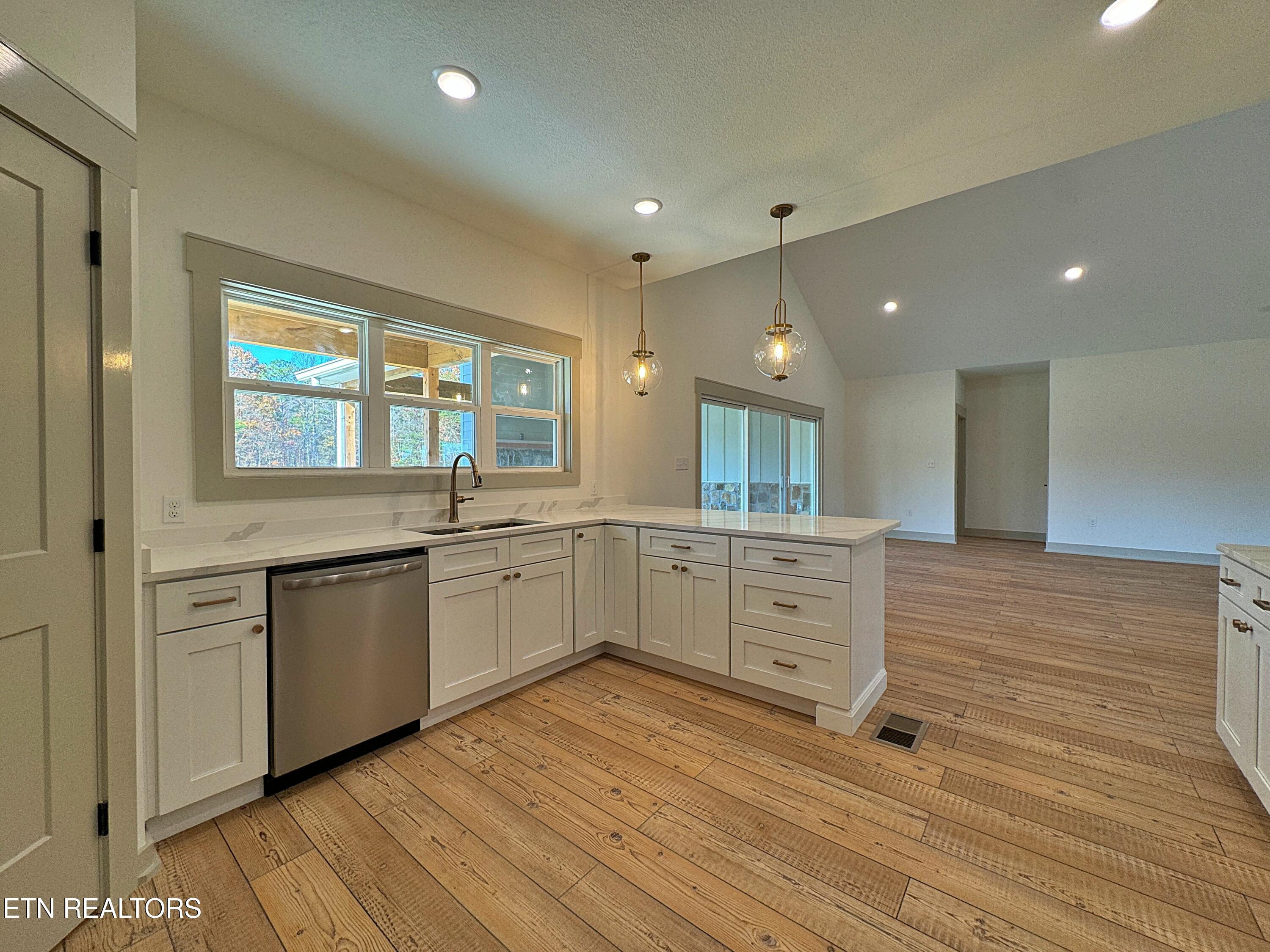 400 Galloway Drive Property Photo 12